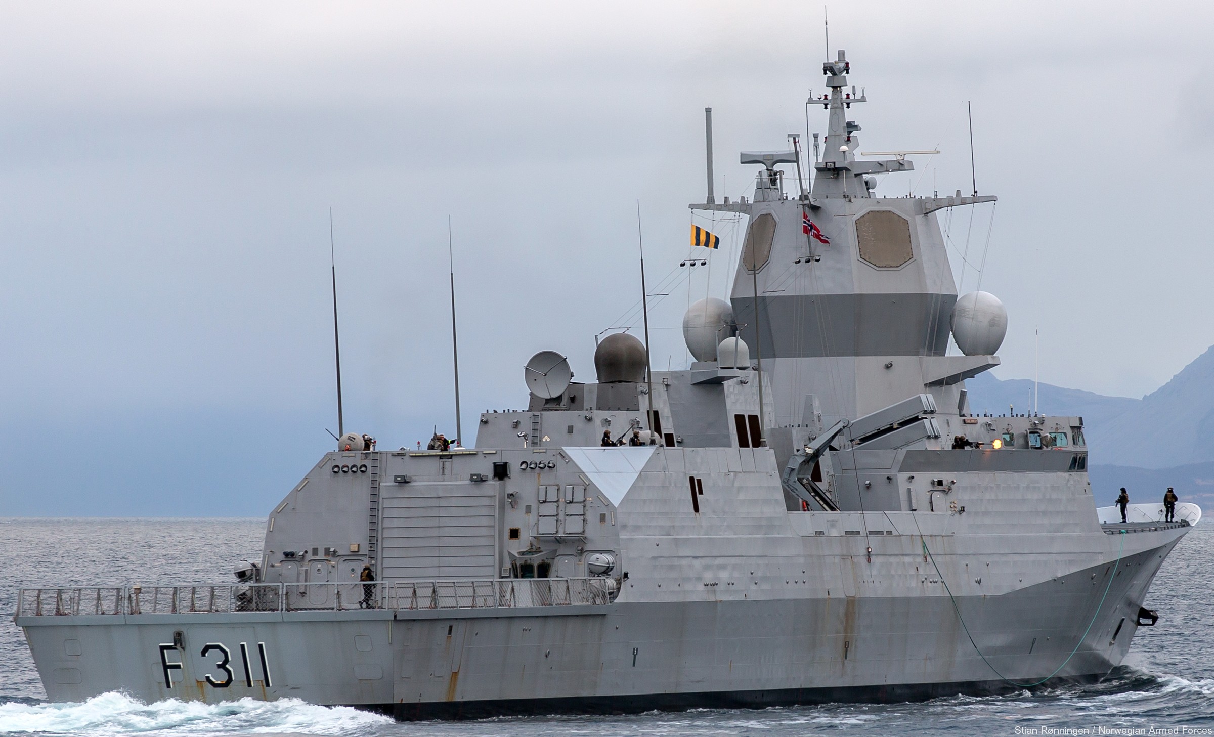 f-311 hnoms roald amundsen knm nansen class frigate royal norwegian navy sjoforsvaret 61