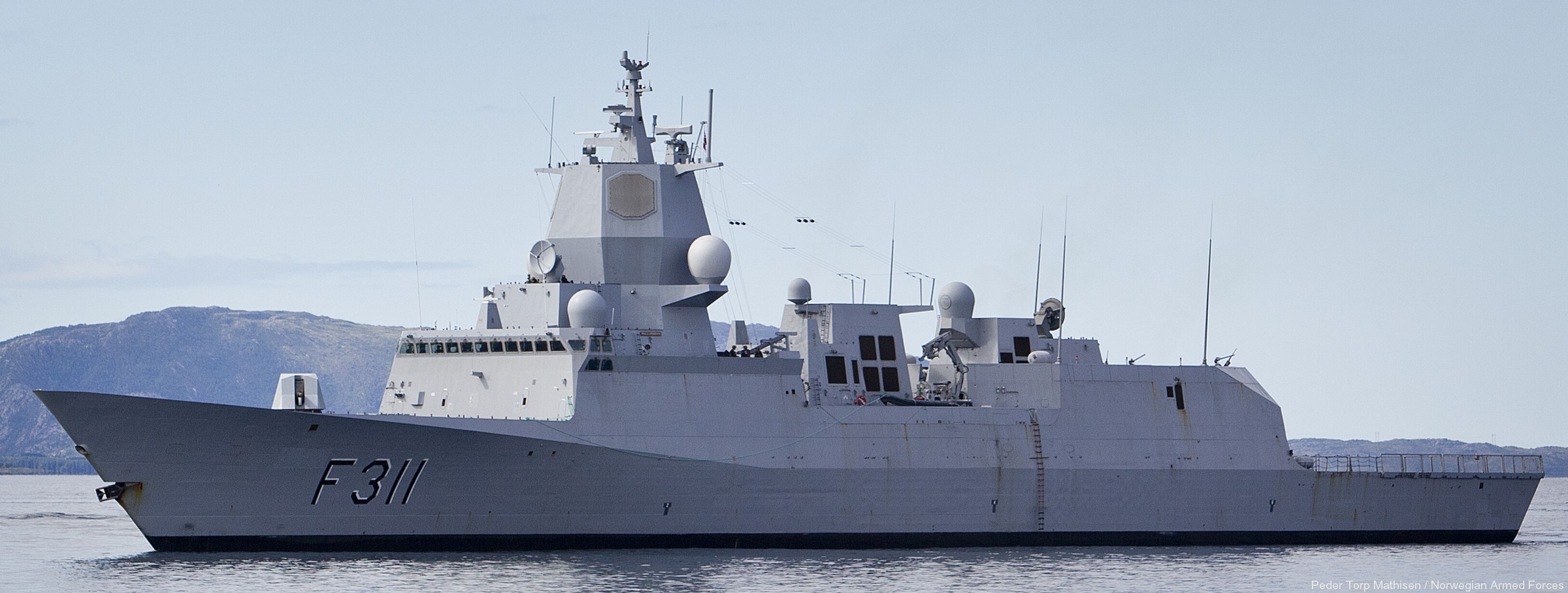 f-311 hnoms roald amundsen knm nansen class frigate royal norwegian navy sjoforsvaret 63