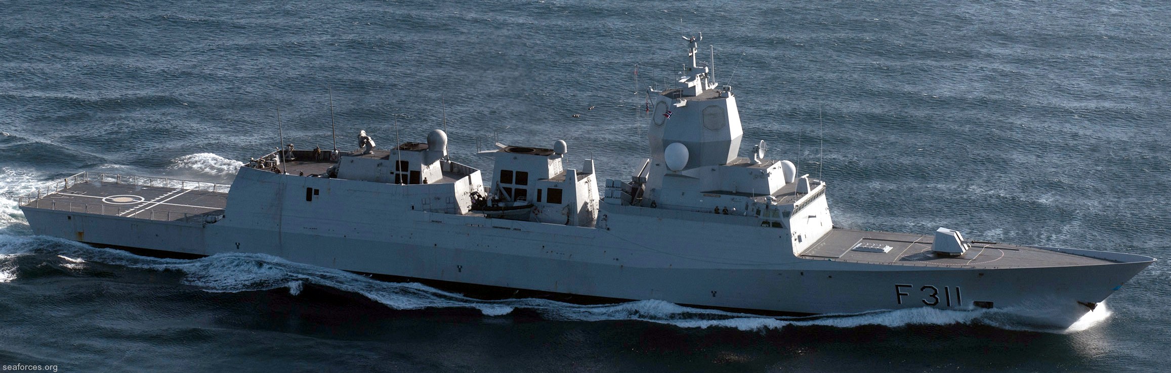 f-311 hnoms roald amundsen knm nansen class frigate royal norwegian navy sjoforsvaret 66