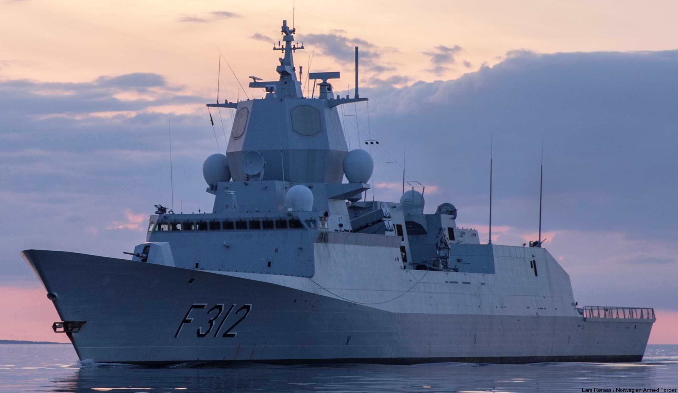 f-312 otto sverdrup hnoms knm fridtjof nansen class frigate royal norwegian navy 12