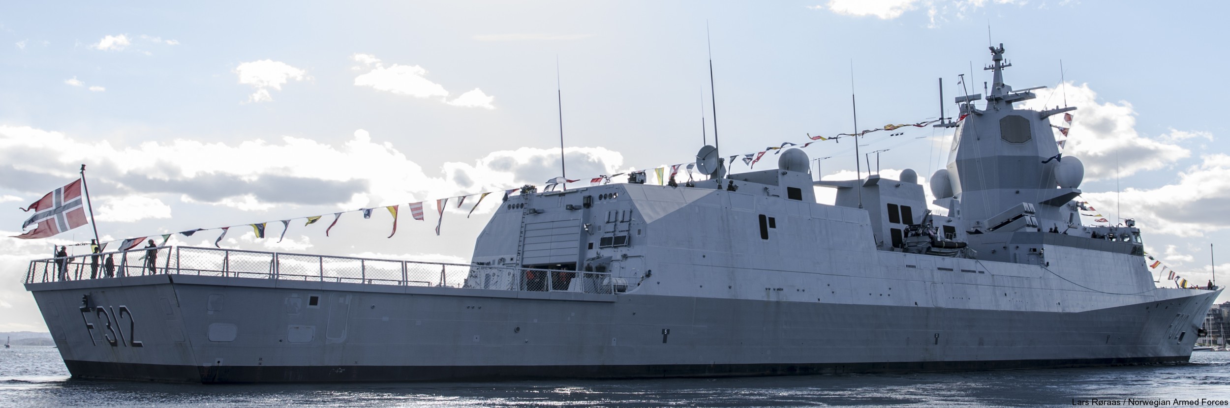 f-312 otto sverdrup hnoms knm fridtjof nansen class frigate royal norwegian navy 21