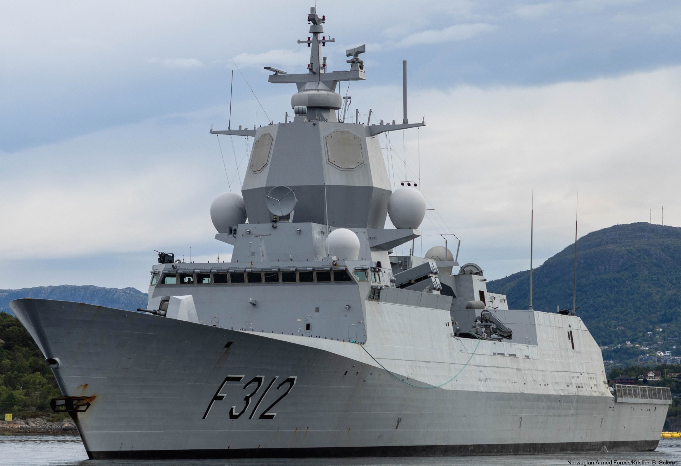 f-312 otto sverdrup hnoms knm fridtjof nansen class frigate royal norwegian navy sjøforsvaret 44