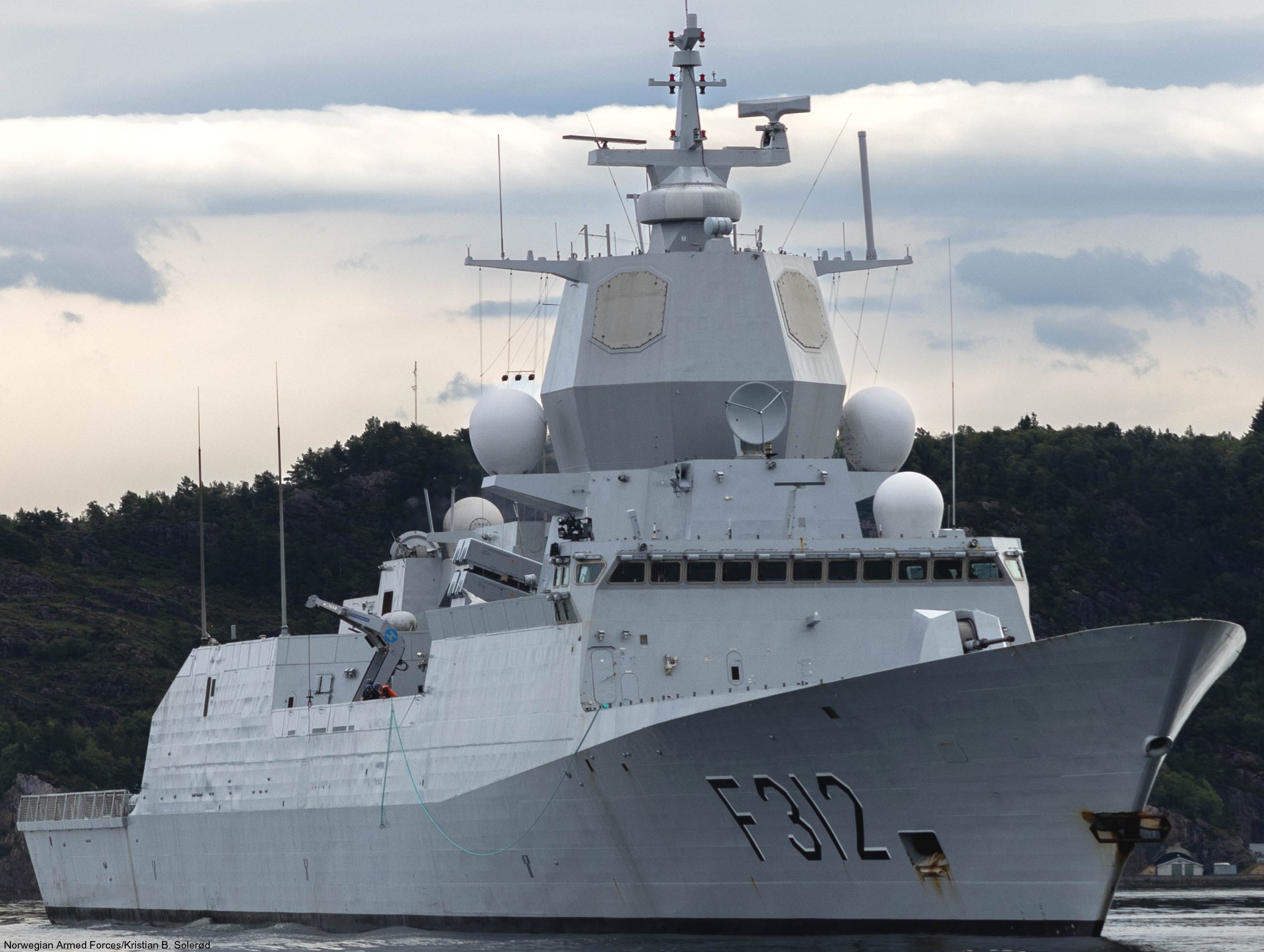f-312 otto sverdrup hnoms knm fridtjof nansen class frigate royal norwegian navy sjøforsvaret 45