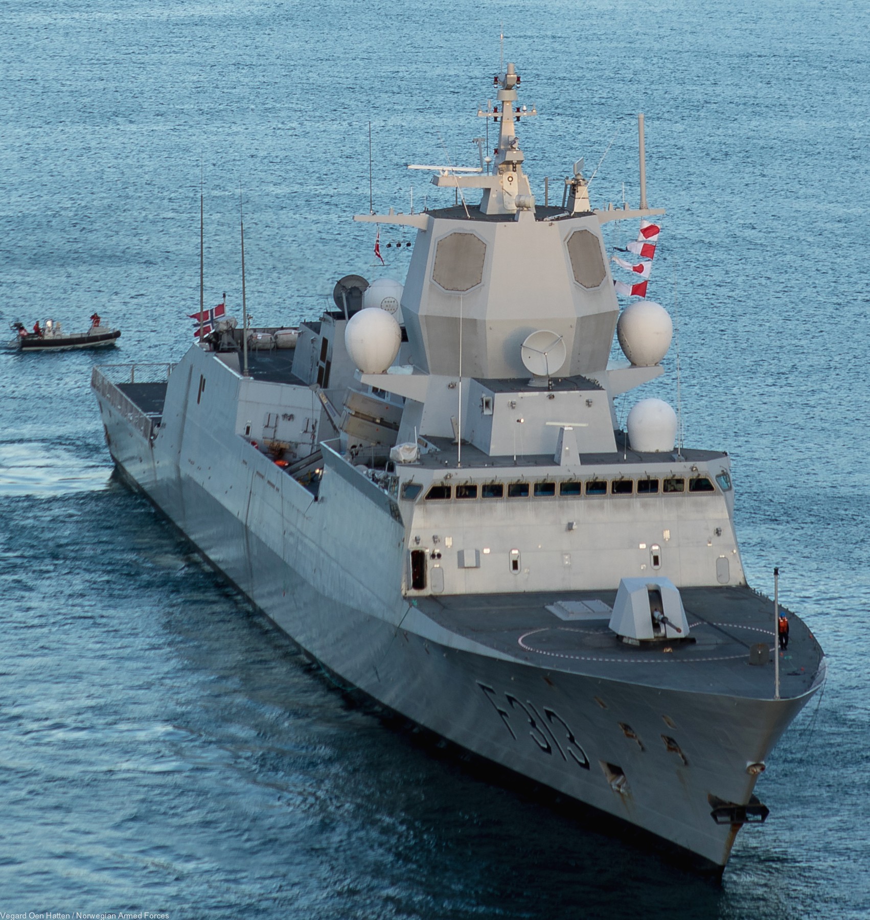 f-313 helge ingstad hnoms knm nansen class frigate royal norwegian navy 02