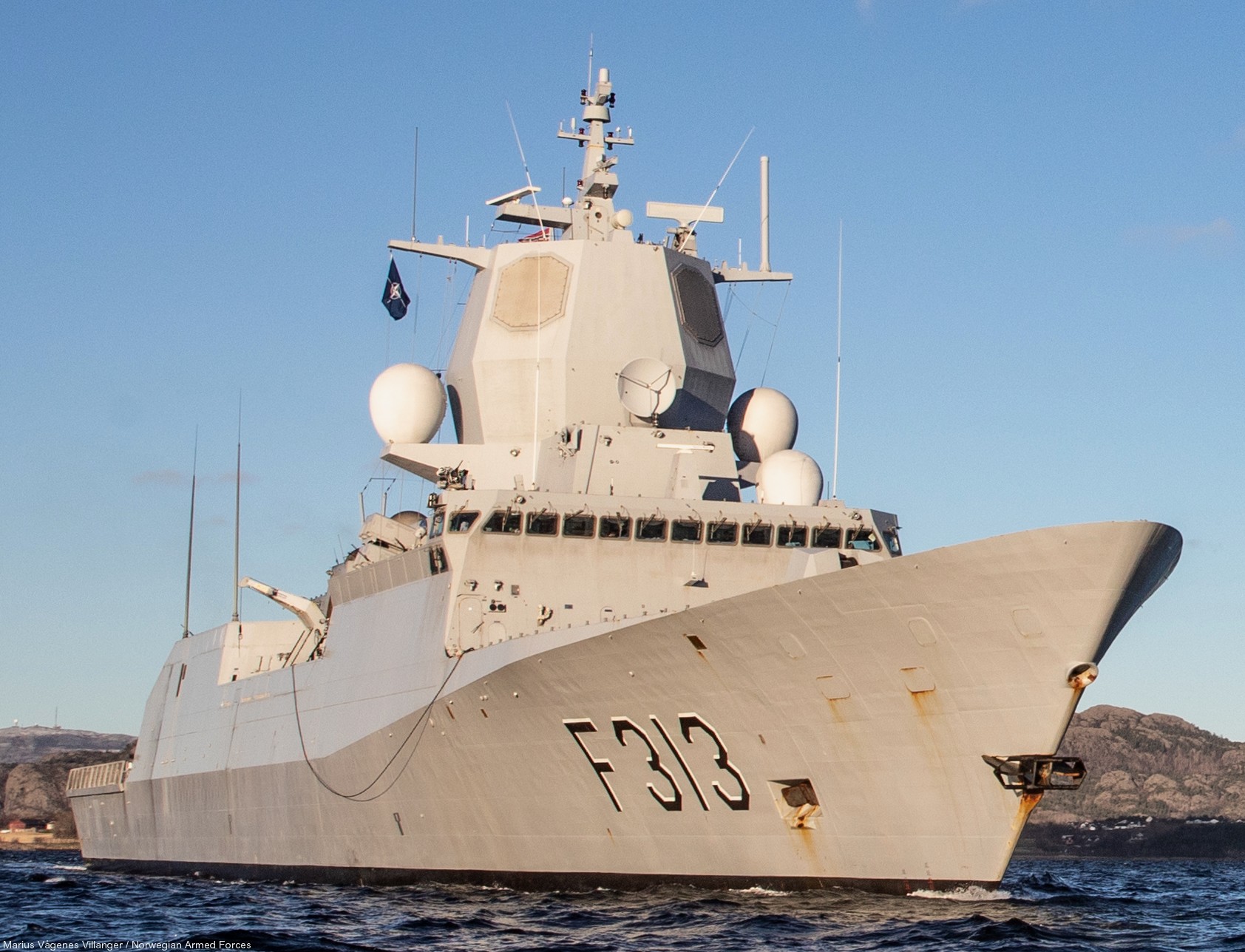f-313 helge ingstad hnoms knm nansen class frigate royal norwegian navy 17