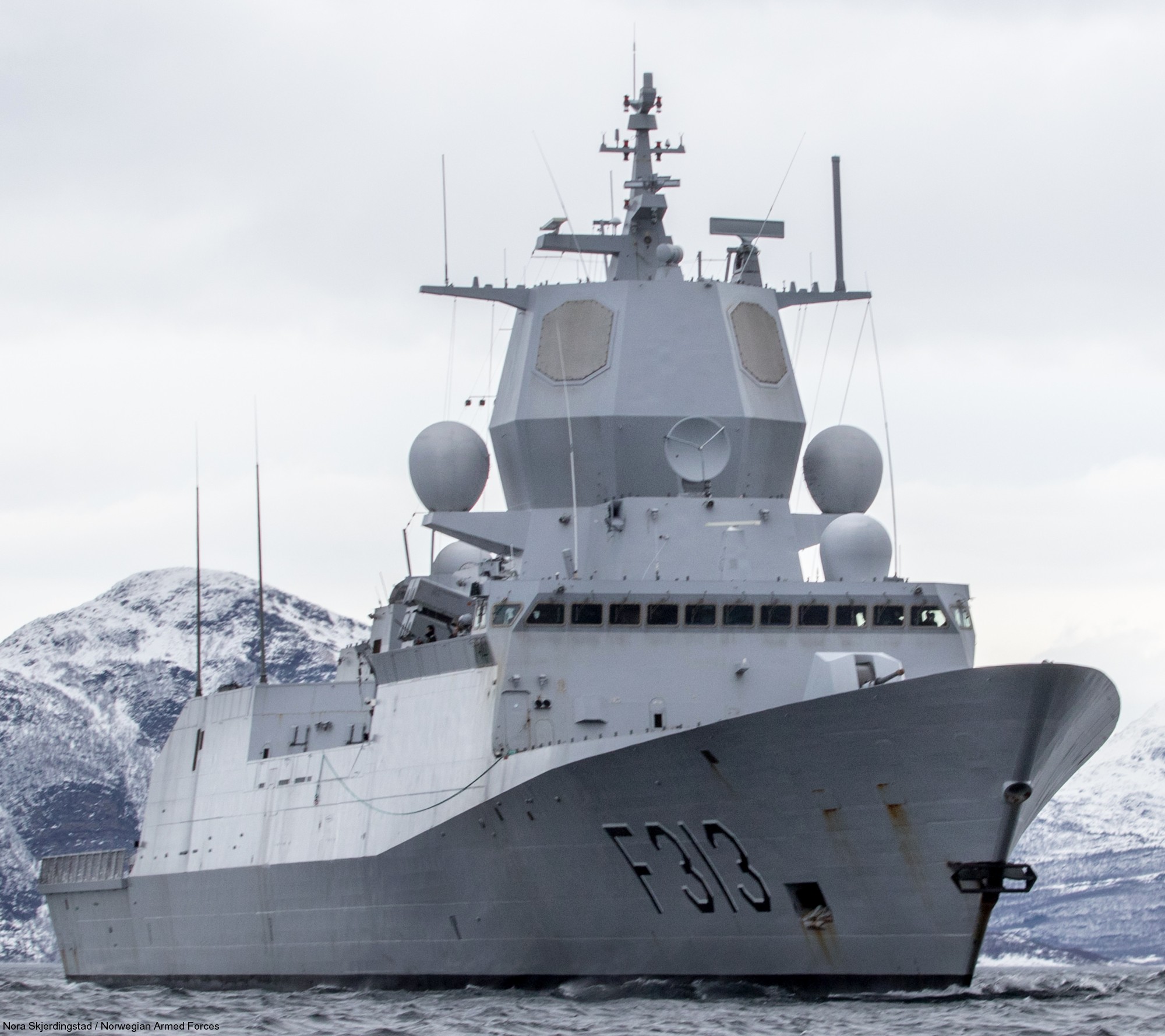 f-313 helge ingstad hnoms knm nansen class frigate royal norwegian navy 23
