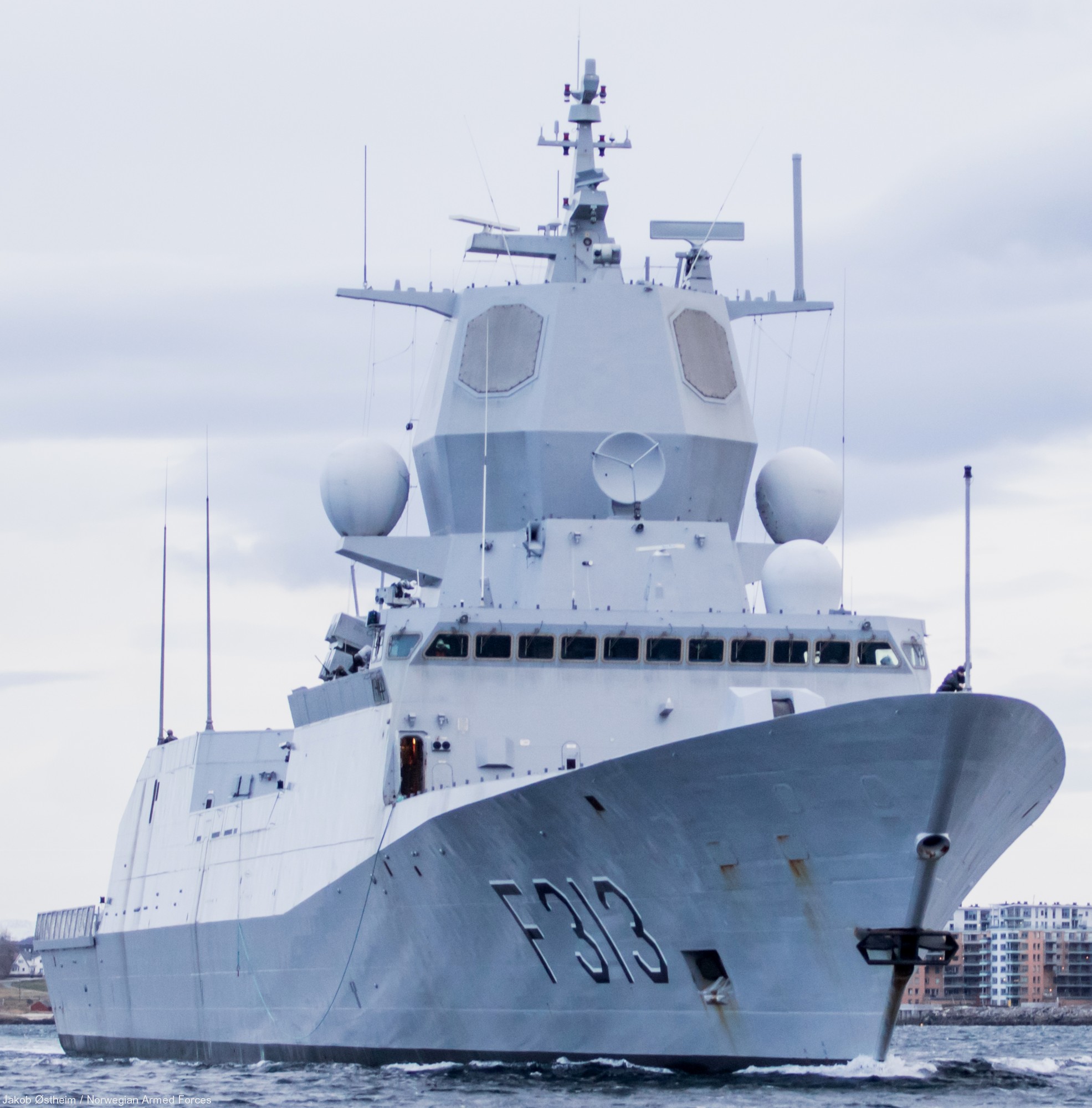 f-313 helge ingstad hnoms knm nansen class frigate royal norwegian navy 25