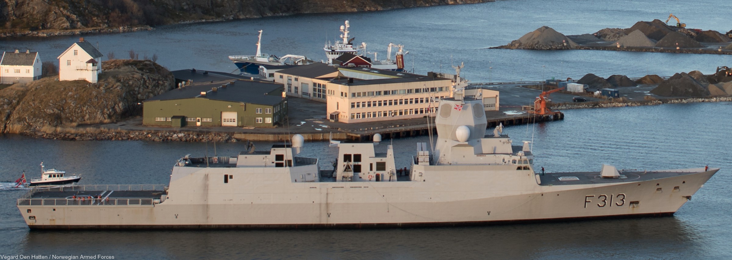 f-313 helge ingstad hnoms knm nansen class frigate royal norwegian navy 28