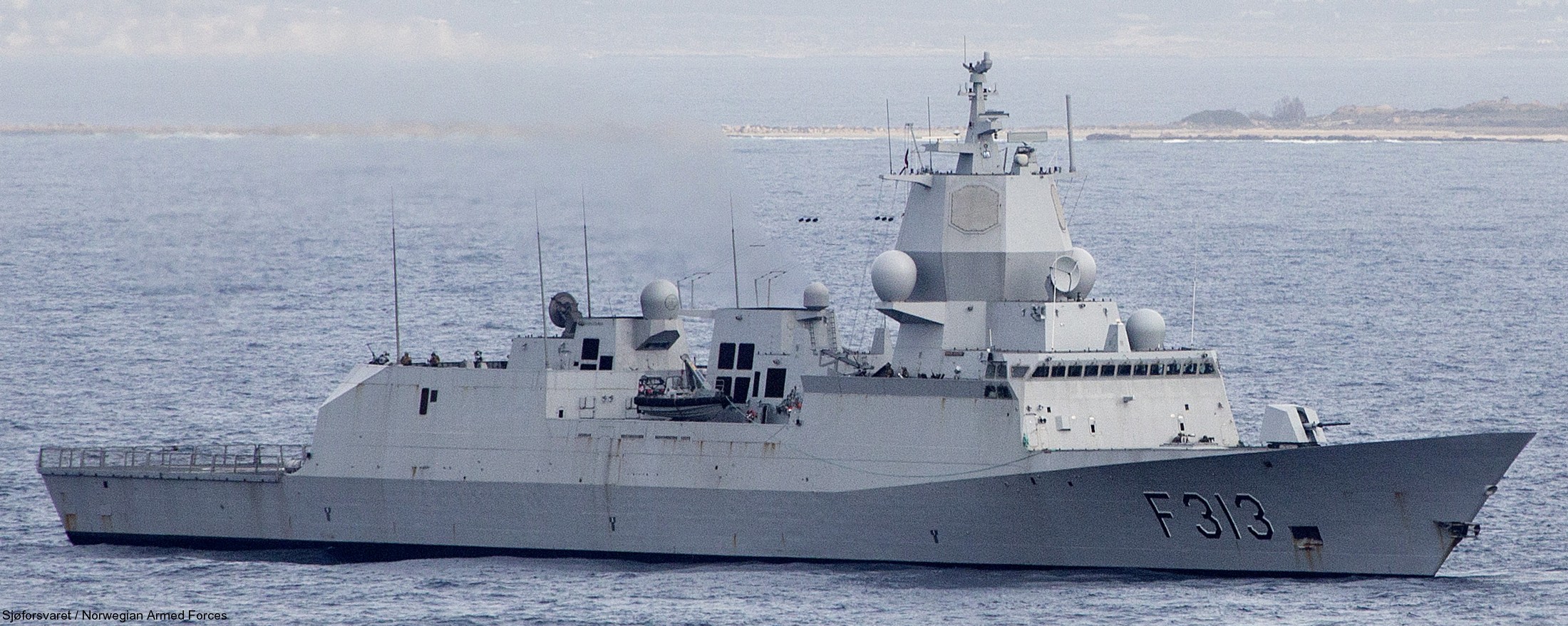 f-313 helge ingstad hnoms knm nansen class frigate royal norwegian navy 35
