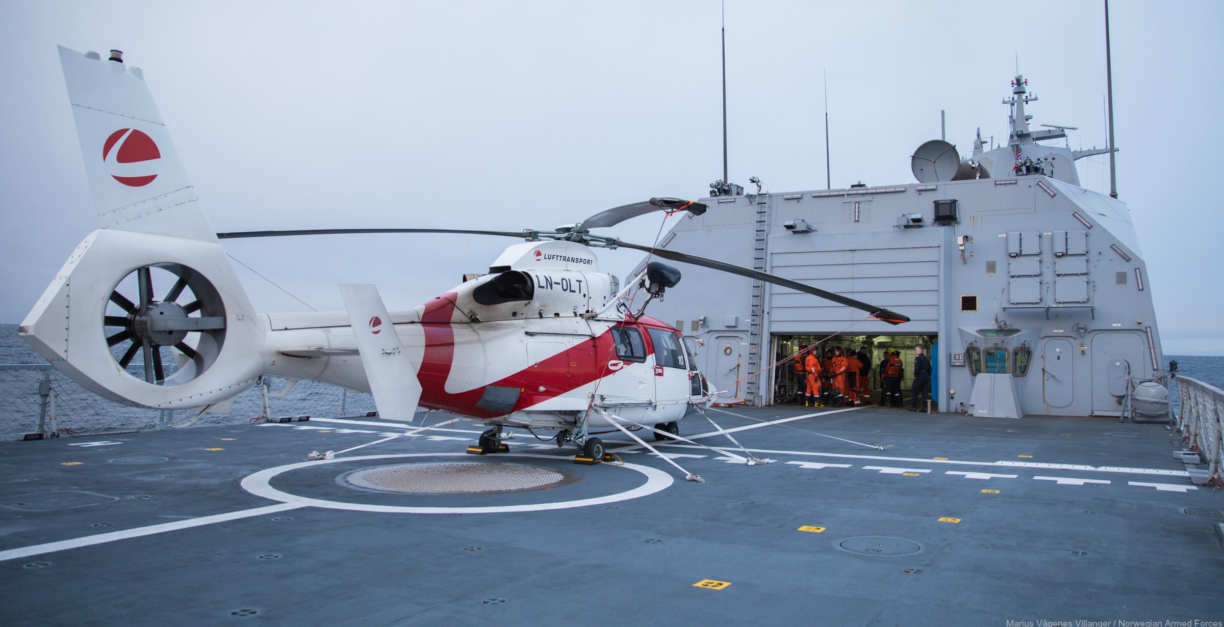 f-314 thor heyerdahl hnoms knm fridtjof nansen class frigate royal norwegian navy 16 flight deck hangar
