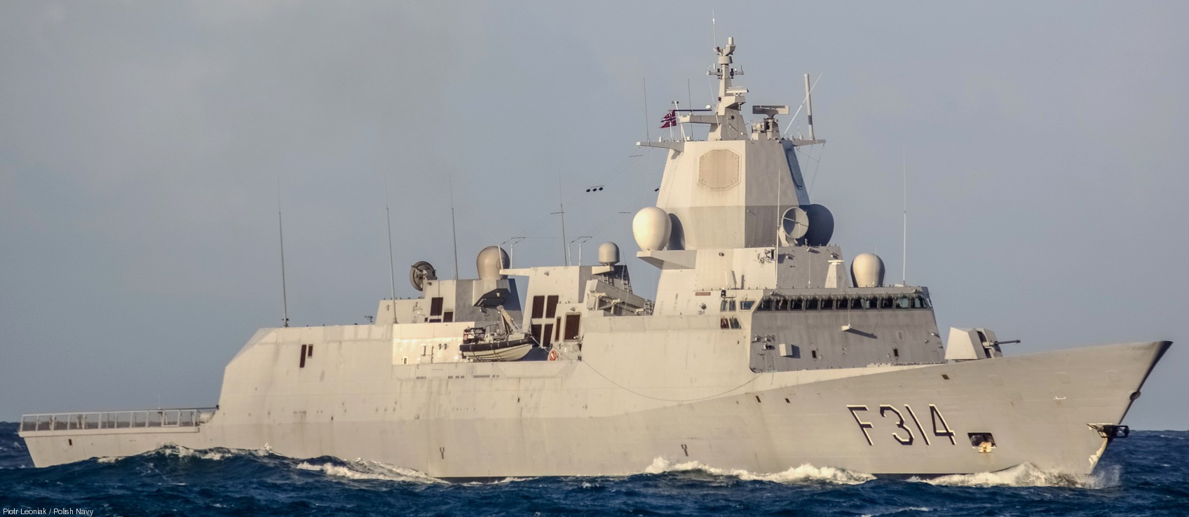 f-314 thor heyerdahl hnoms knm fridtjof nansen class frigate royal norwegian navy 23