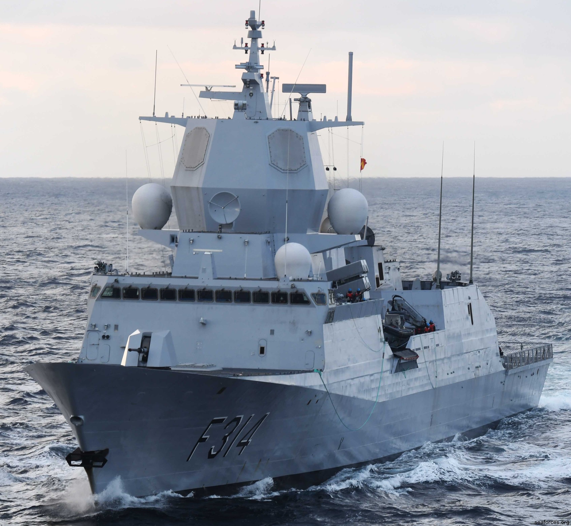 f-314 thor heyerdahl hnoms knm fridtjof nansen class frigate royal norwegian navy 40 rim-162 evolved sea sparrow missile essm