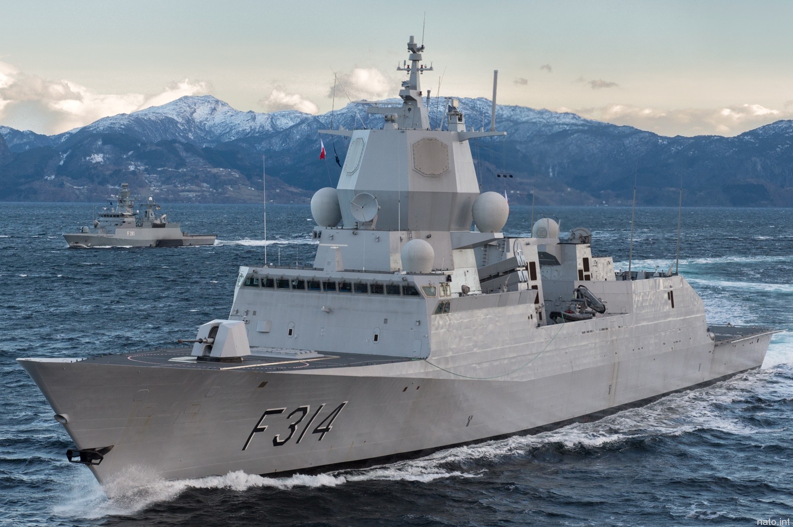 f-314 thor heyerdahl hnoms knm fridtjof nansen class frigate royal norwegian navy 43 nato snmg