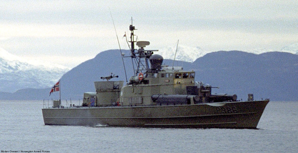 p-986 knm hauk class fast attack missile torpedo craft boat norwegian navy sjøforsvaret 06