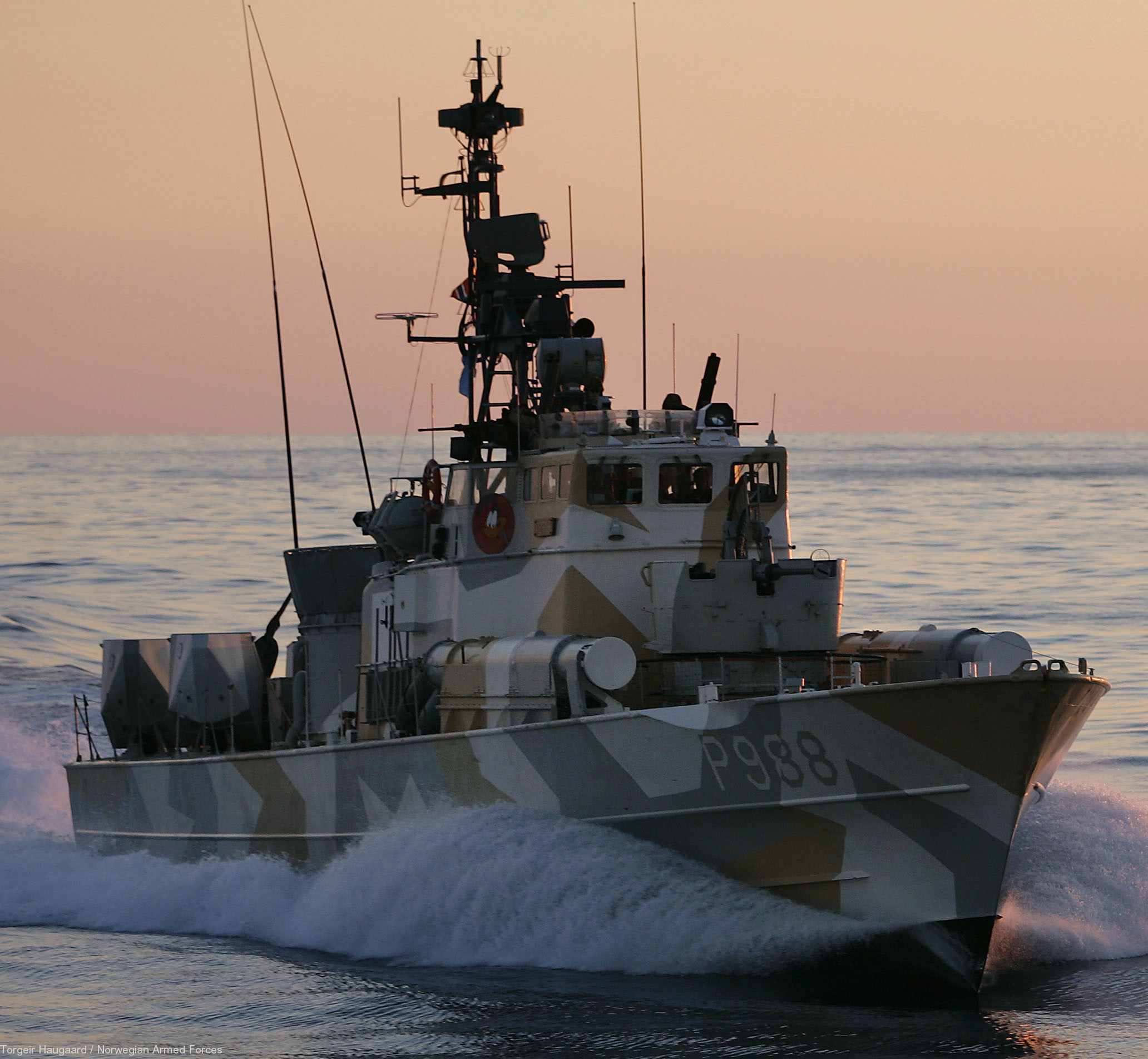 p-988 knm terne hauk class fast attack missile torpedo craft boat norwegian navy sjøforsvaret 06