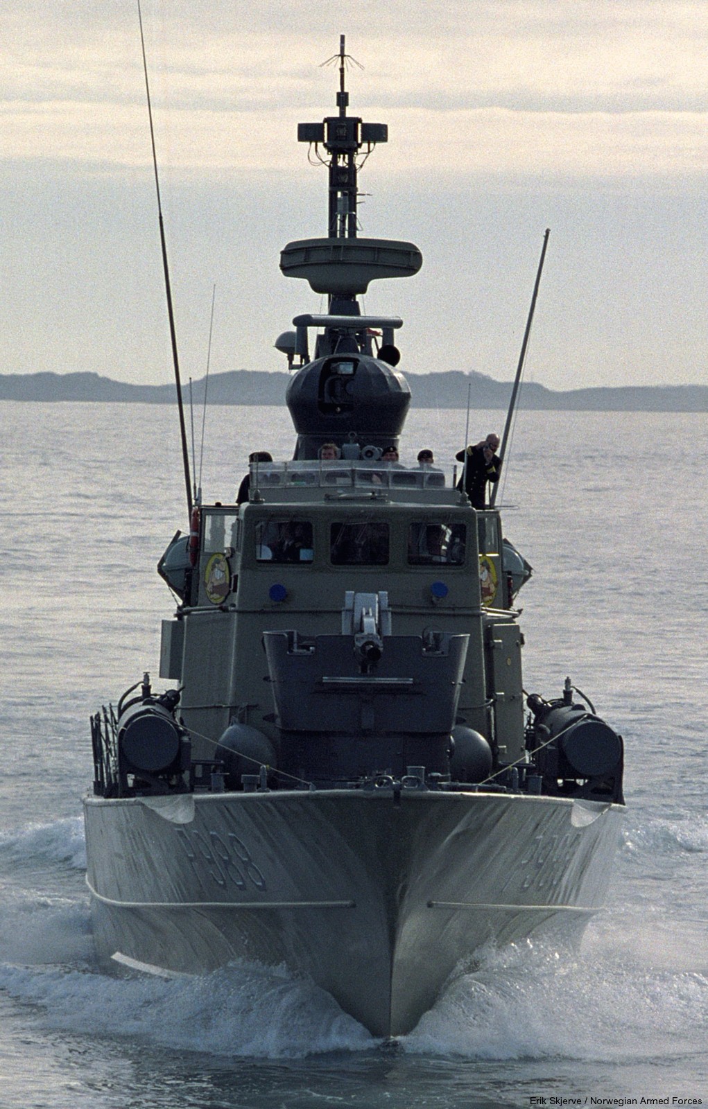 p-988 knm terne hauk class fast attack missile torpedo craft boat norwegian navy sjøforsvaret 19