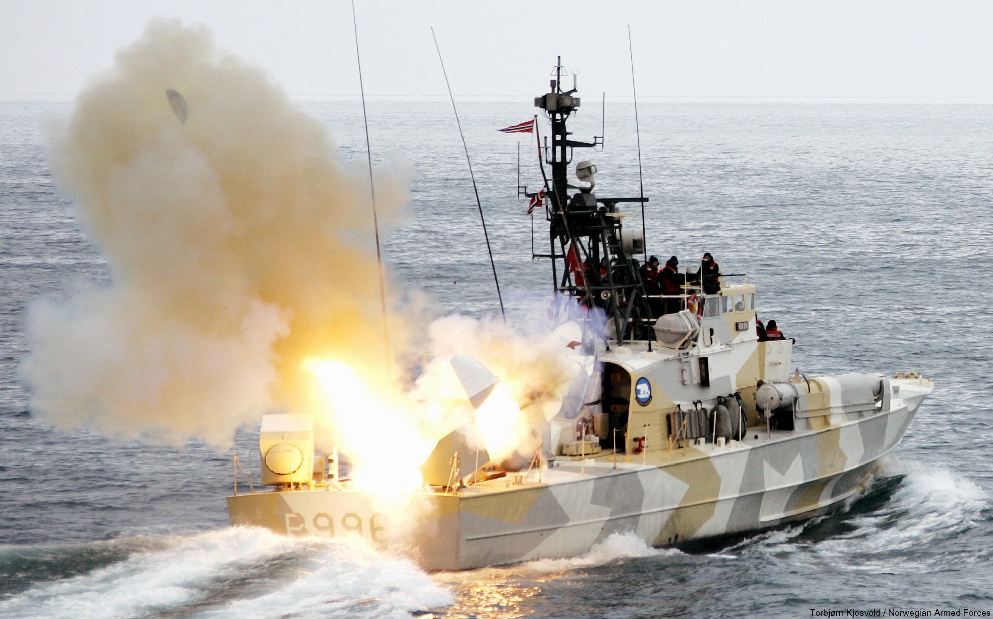 p-996 knm ravn hauk class fast attack missile torpedo craft boat norwegian navy sjøforsvaret 02