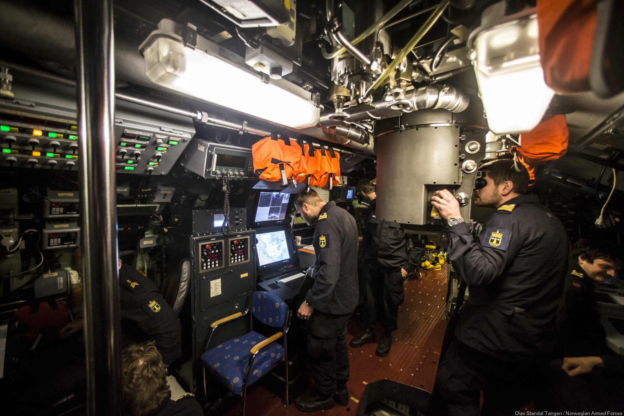 s-303 hnoms knm utvaer ula class submarine type 210 attack ssk undervannsbåt royal norwegian navy sjøforsvaret 17