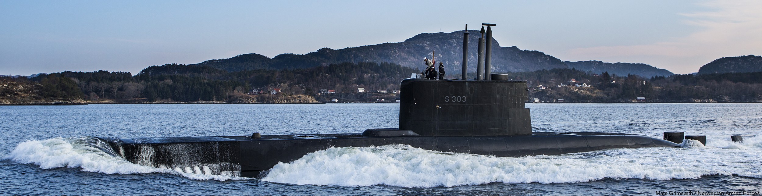 s-303 hnoms knm utvaer ula class submarine type 210 attack ssk undervannsbåt royal norwegian navy sjøforsvaret 21