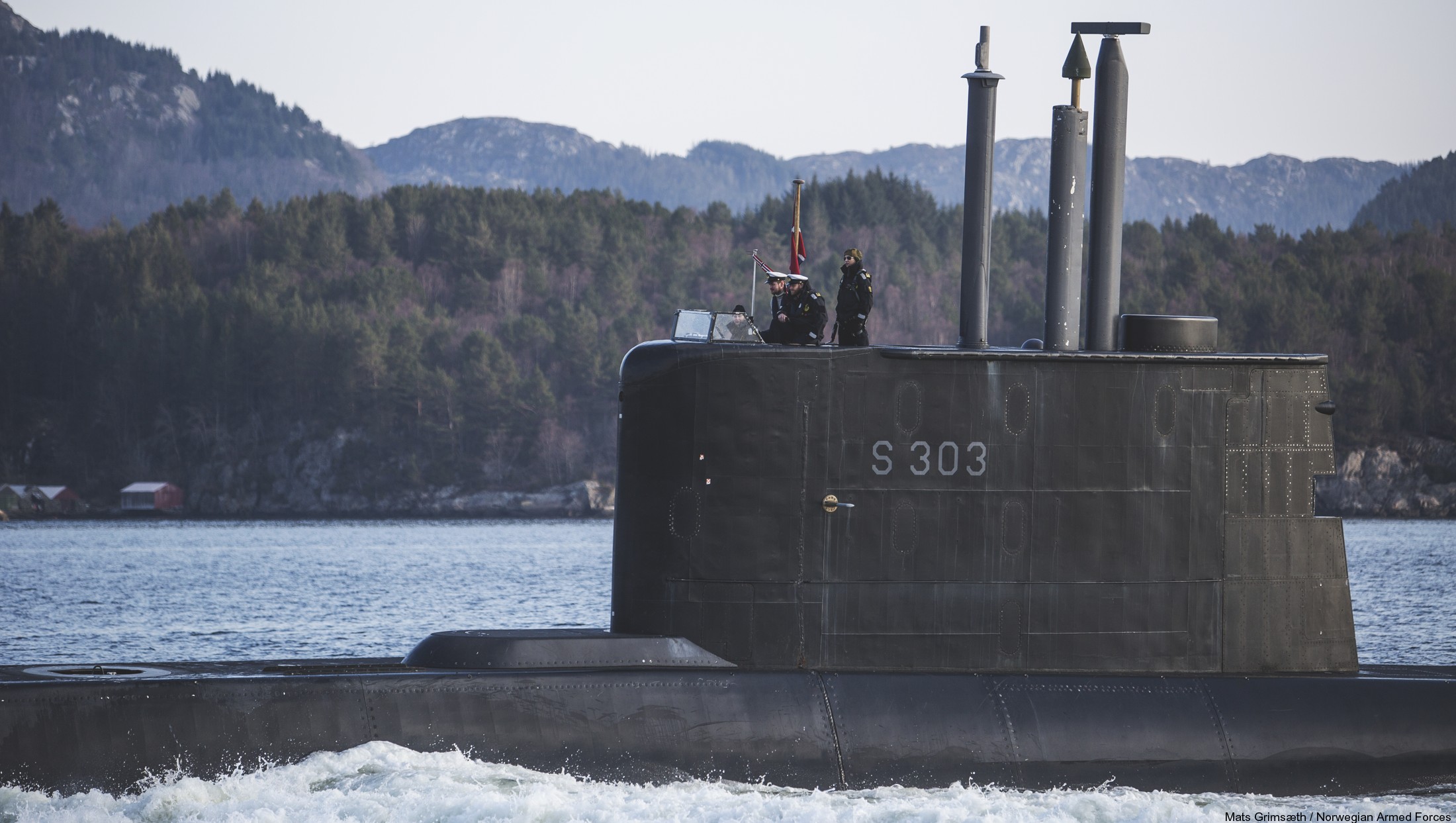 s-303 hnoms knm utvaer ula class submarine type 210 attack ssk undervannsbåt royal norwegian navy sjøforsvaret 23