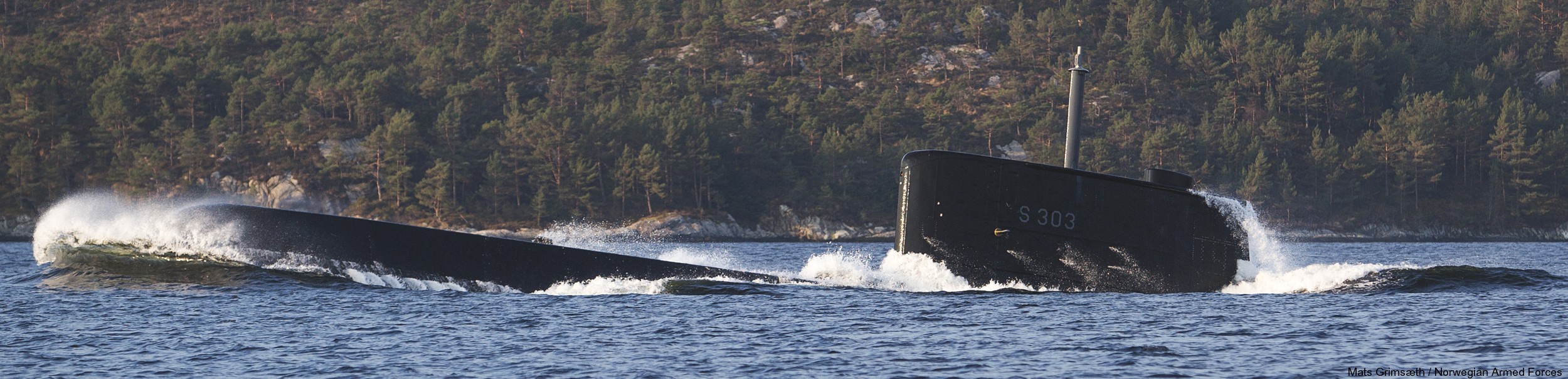 s-303 hnoms knm utvaer ula class submarine type 210 attack ssk undervannsbåt royal norwegian navy sjøforsvaret 24
