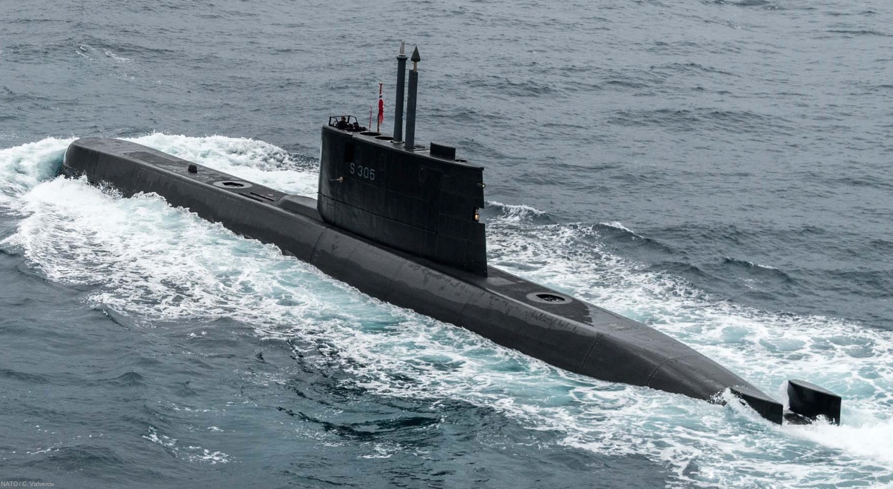 ula class submarine type 210 attack ssk undervannsbåt royal norwegian navy sjøforsvaret nordseewerke emden 14x