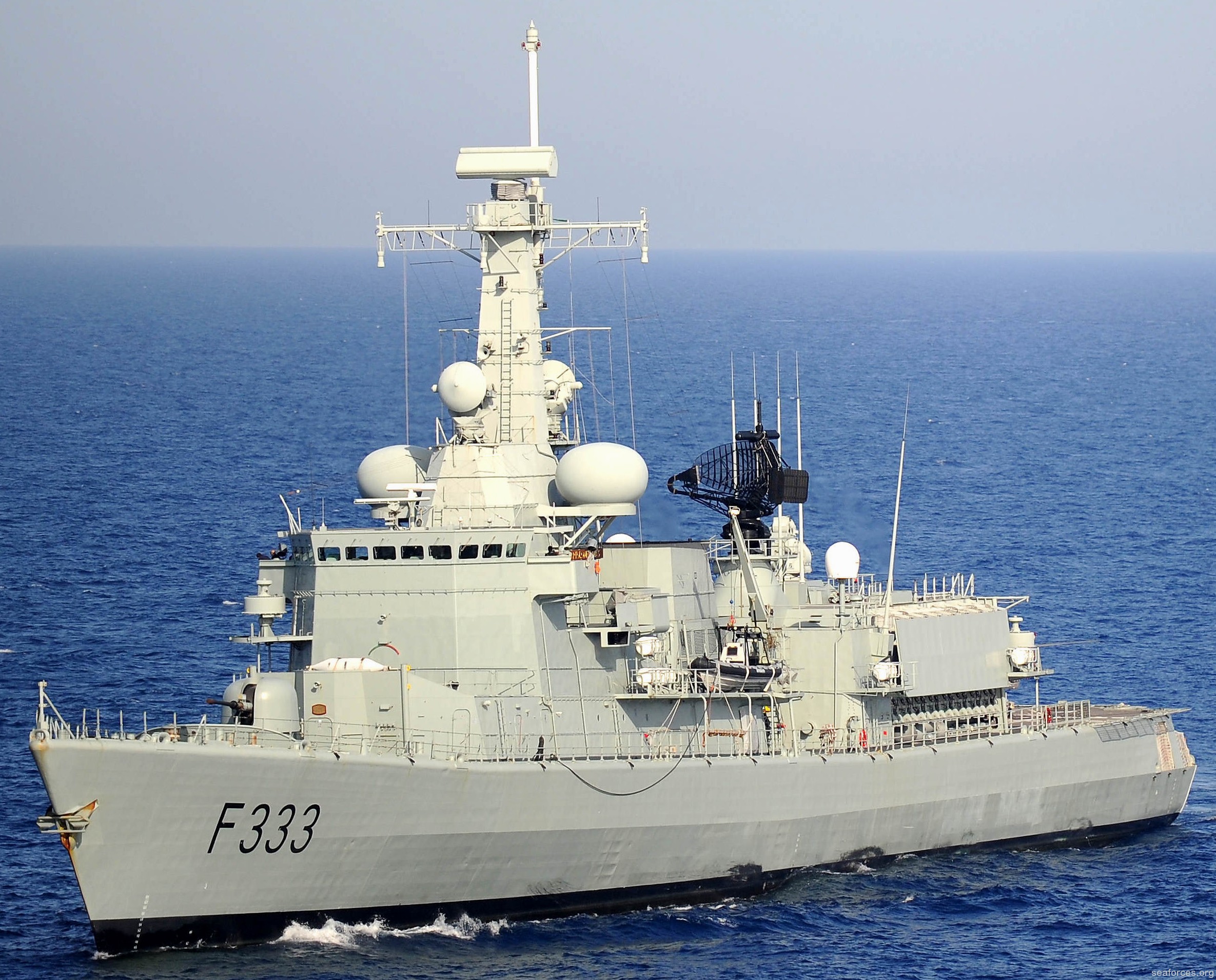 f-333 nrp bartolomeu dias karel doorman class frigate portuguese navy marinha portuguesa 03