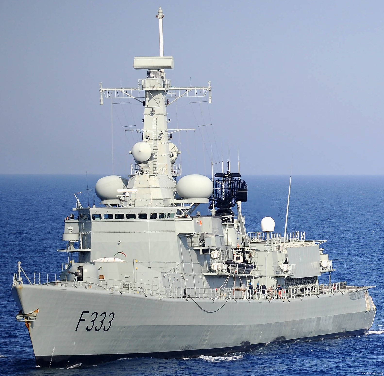 f-333 nrp bartolomeu dias karel doorman class frigate portuguese navy marinha portuguesa 04 nato snmg