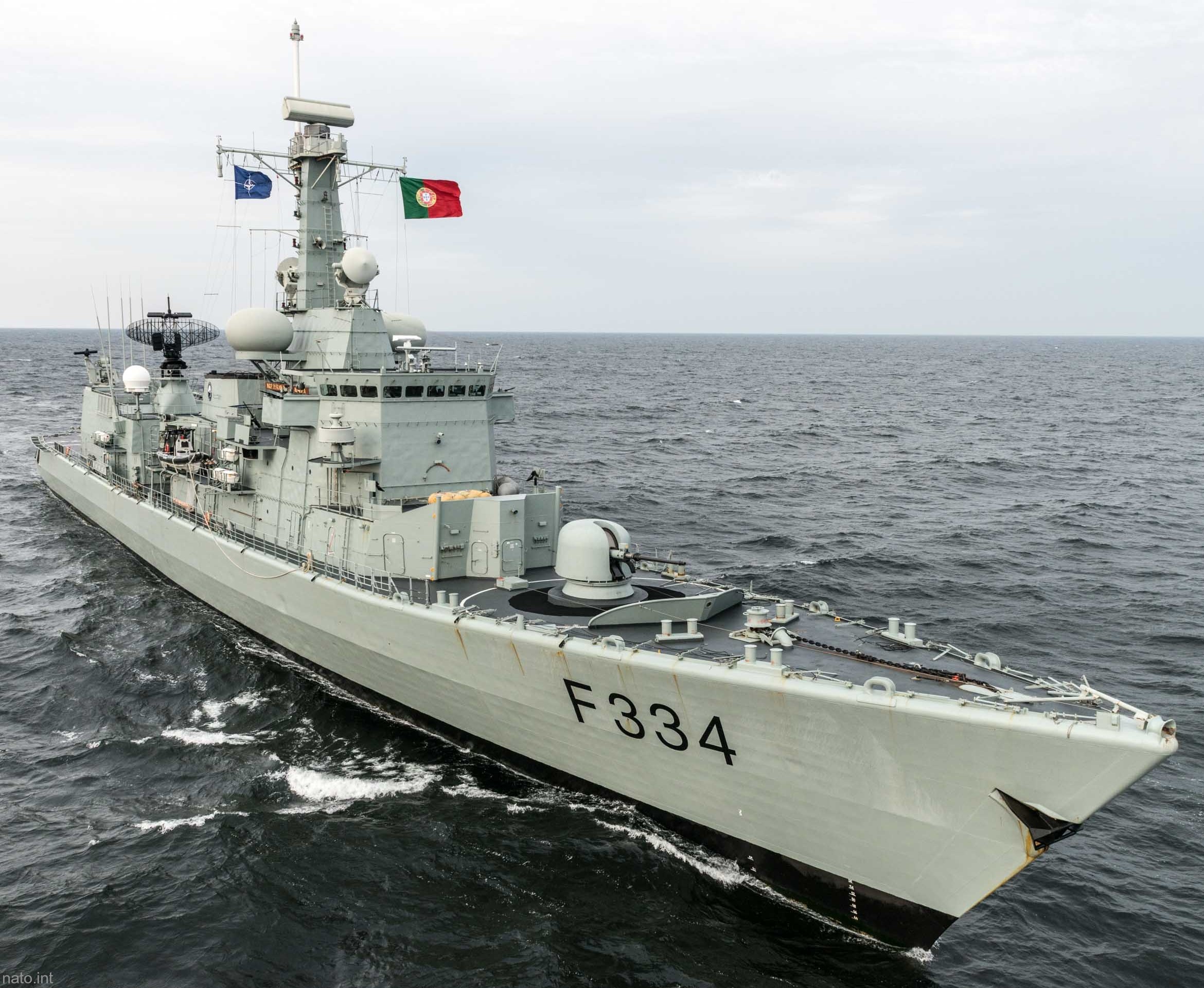 f-334 nrp dom francisco de almeida karel doorman class frigate portuguese navy marinha 02