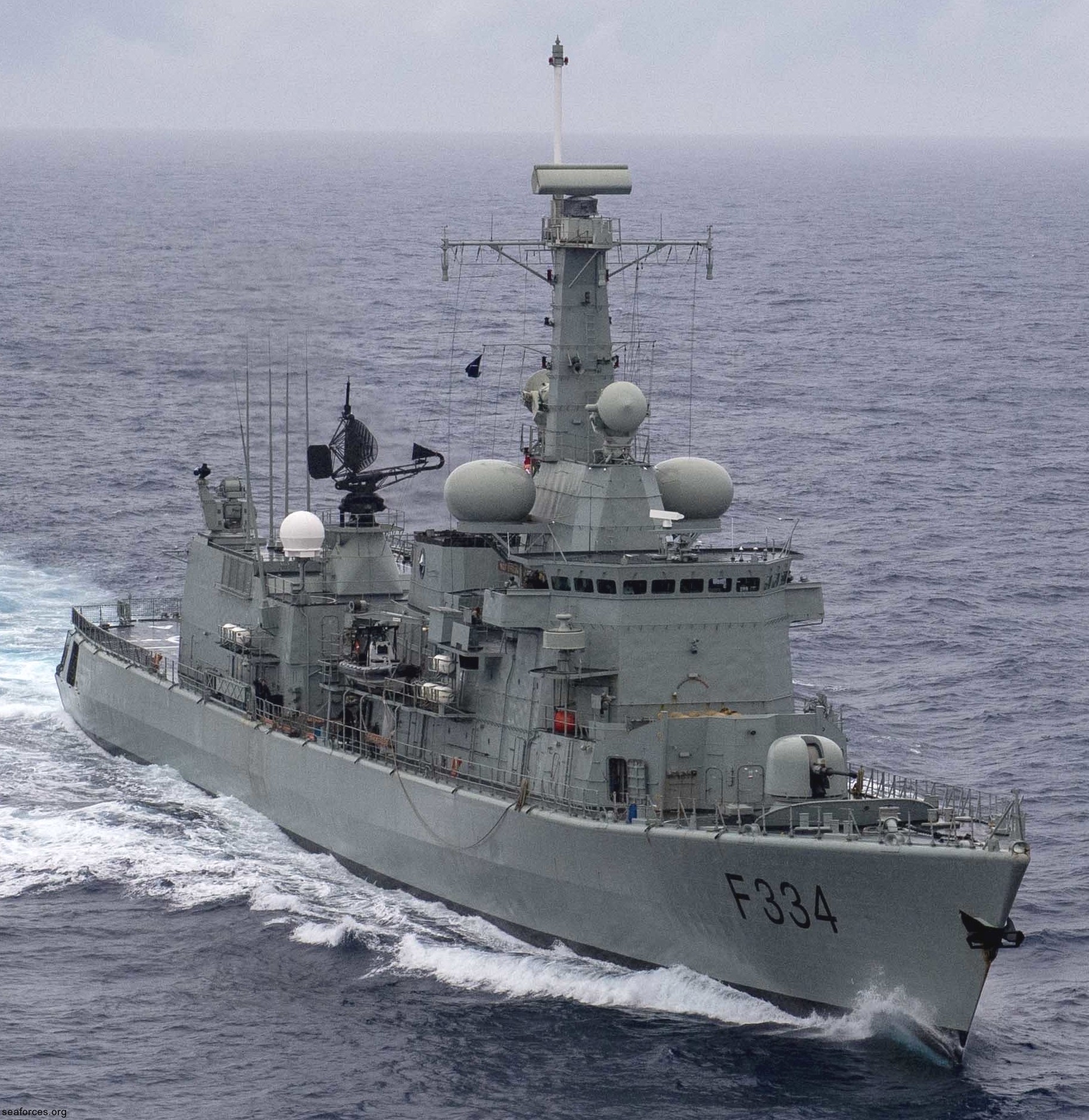 f-334 nrp dom francisco de almeida karel doorman class frigate portuguese navy marinha 15