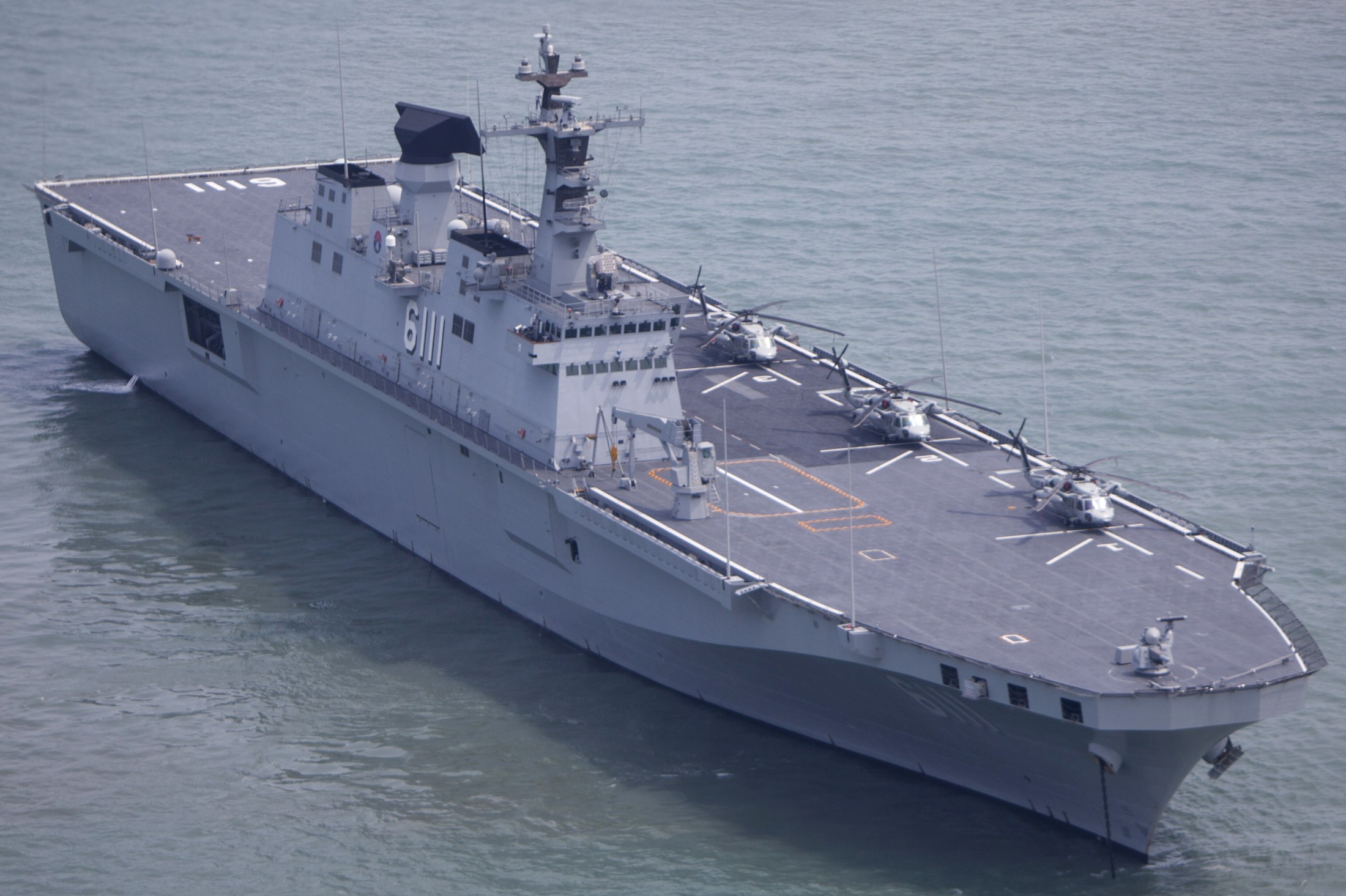 lph-6111 roks dokdo landing platform helicopter amphibious assault ship korean navy rokn 14