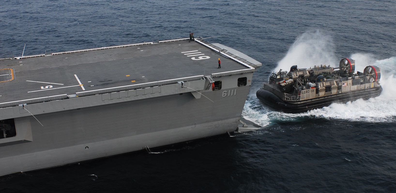 lph-6111 roks dokdo landing platform helicopter amphibious assault ship korean navy rokn 15 lcac well deck