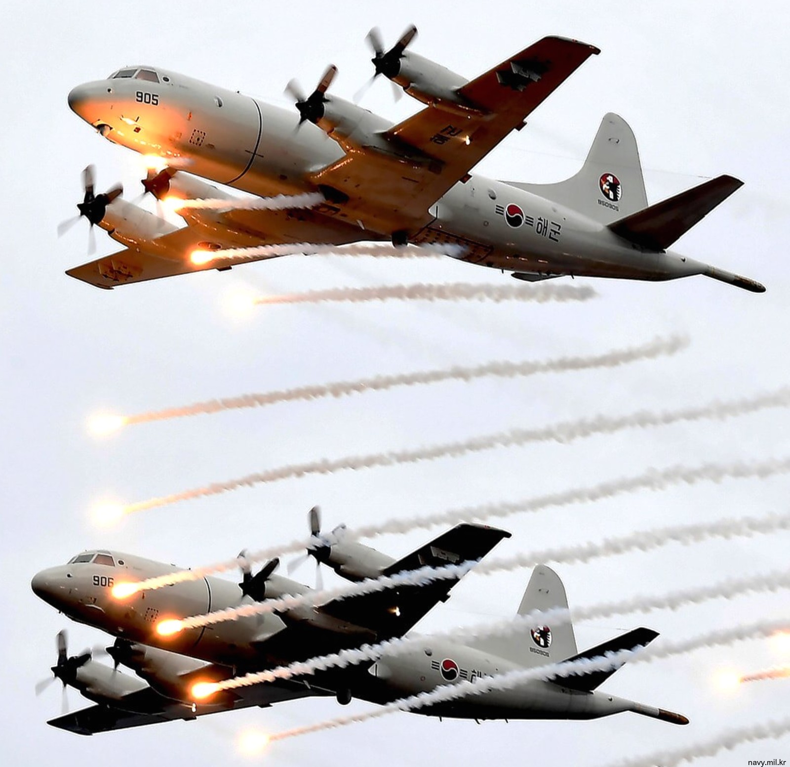 p-3c orion republic of korea navy rokn maritime patrol aircraft mpa lockheed 950905 04
