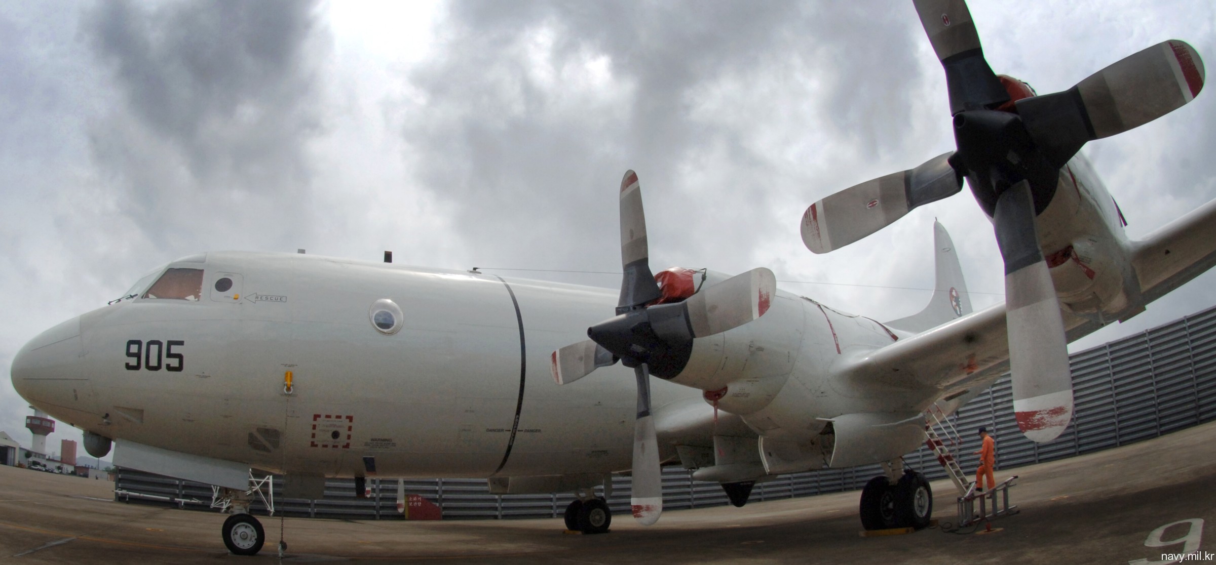 p-3c orion republic of korea navy rokn maritime patrol aircraft mpa lockheed 950905 22