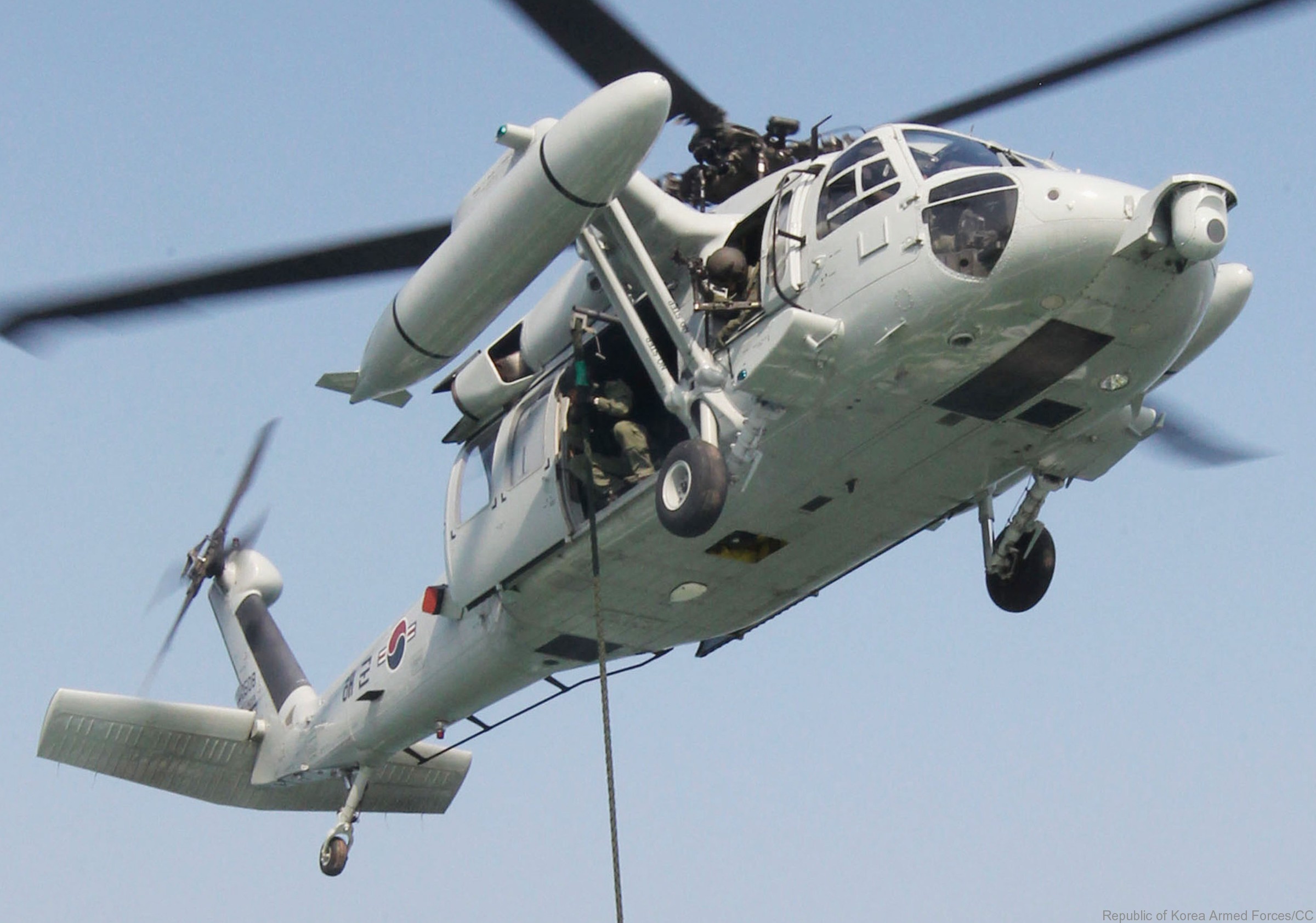 uh-60p hh-60p black hawk helicopter korean armed forces rok sikorsky korean air 06