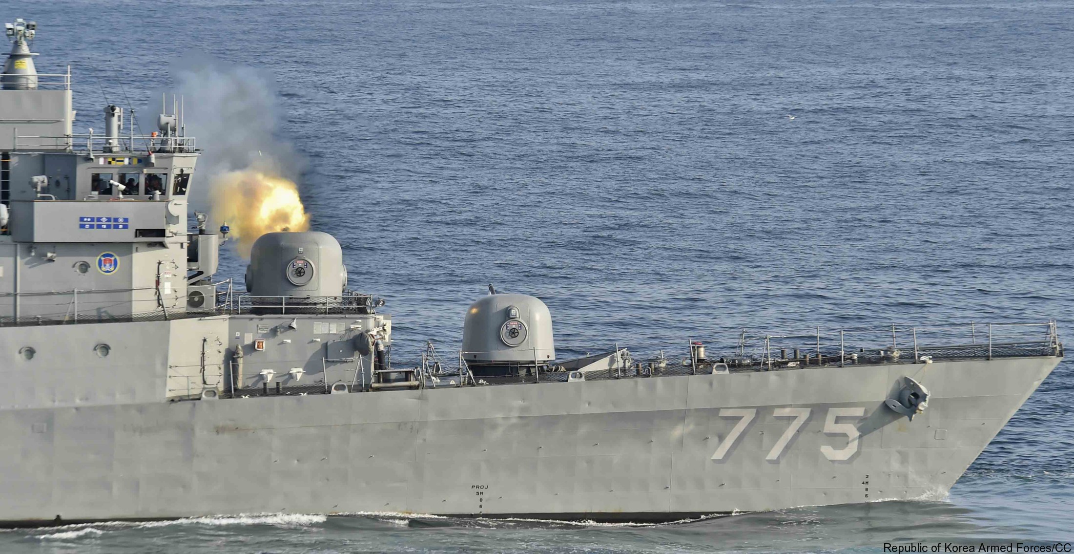 pcc-775 roks seongnam pohang class patrol combat corvette republic of korea navy rokn 03 oto melara 40l70 dardo