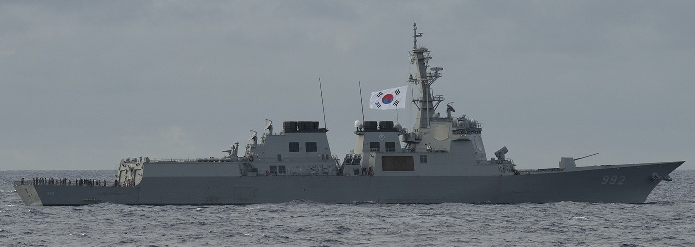 ddg-992 roks yulgok yi i sejong the great class guided missile destroyer aegis republic of korean navy rokn 10