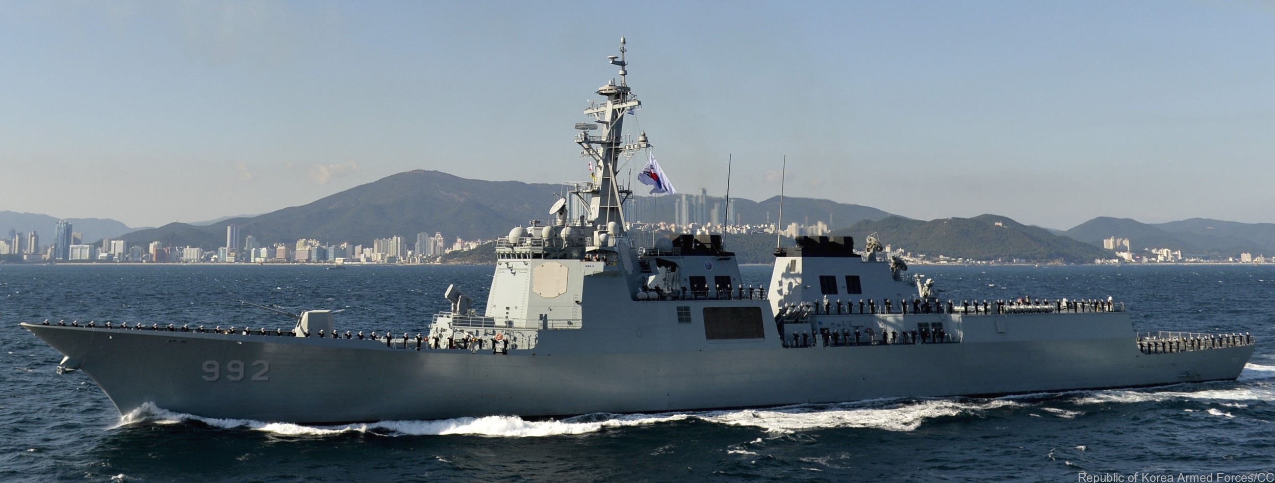 ddg-992 roks yulgok yi i sejong the great class guided missile destroyer aegis republic of korean navy rokn 14