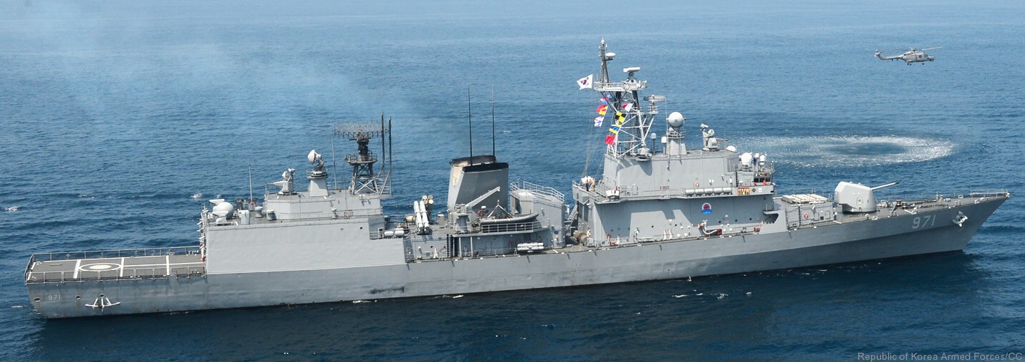 ddh-971 roks gwanggaeto the great destroyer republic of korea navy rokn sea sparrow missile helicopter lynx mk.99a 04