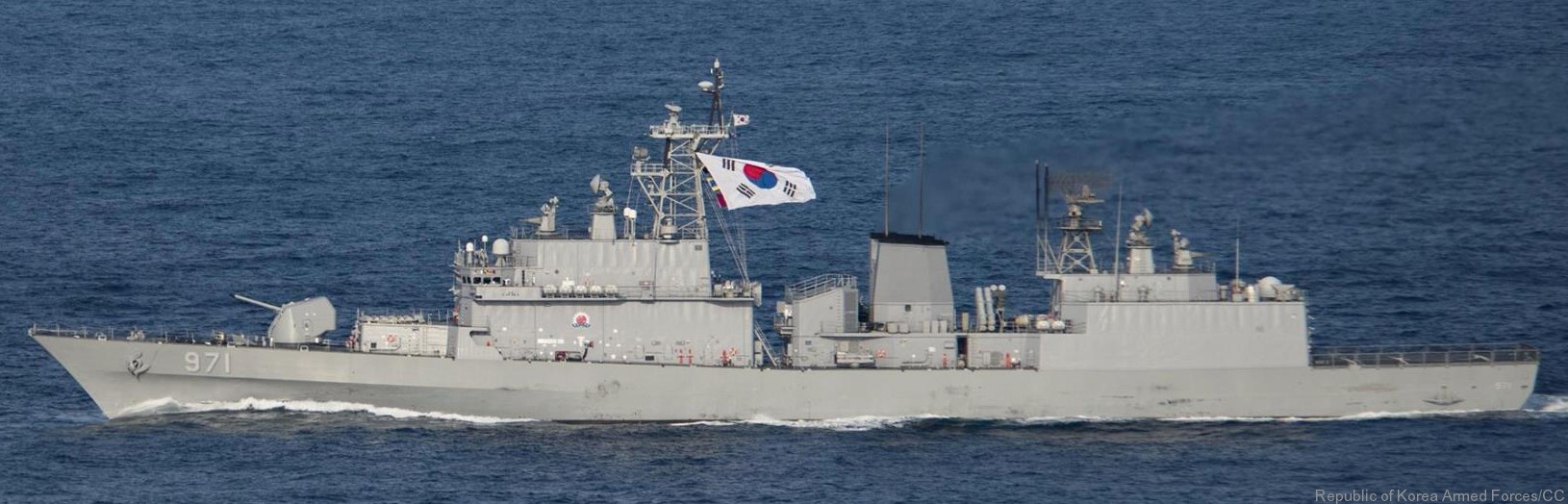 gwanggaeto the great class destroyer ddh kdx-i korean navy rokn roks eulji mundeok yang man-chun rim-7 sea sparrow sam missile 09x