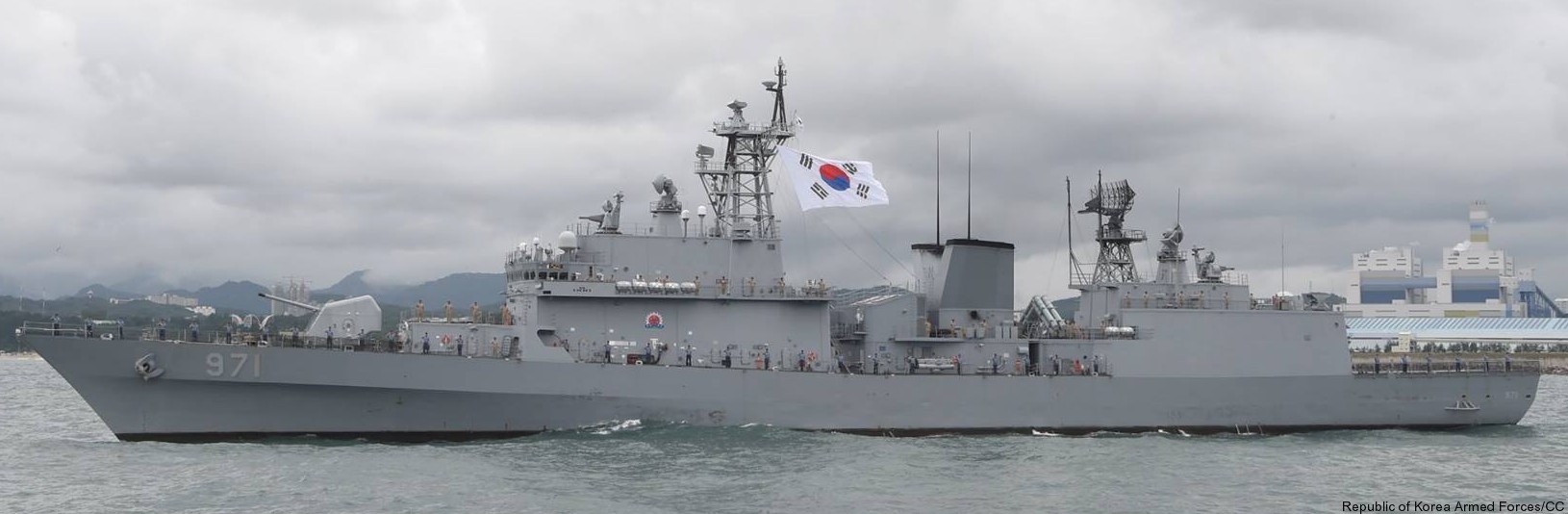 ddh-971 roks gwanggaeto the great destroyer republic of korea navy rokn sea sparrow missile helicopter 13