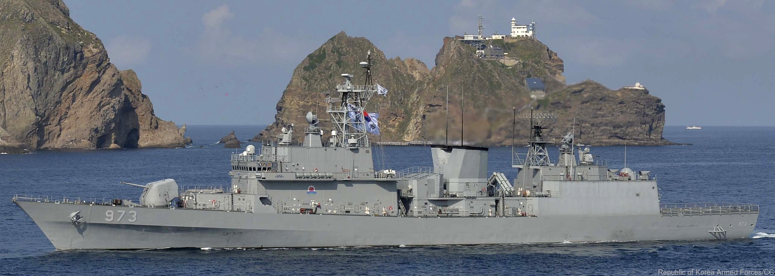 ddh-973 roks yang man-chun gwanggaeto the great class destroyer ddh kdx-i korean navy rokn sea sparrow sam missile lynx helicopter 10x