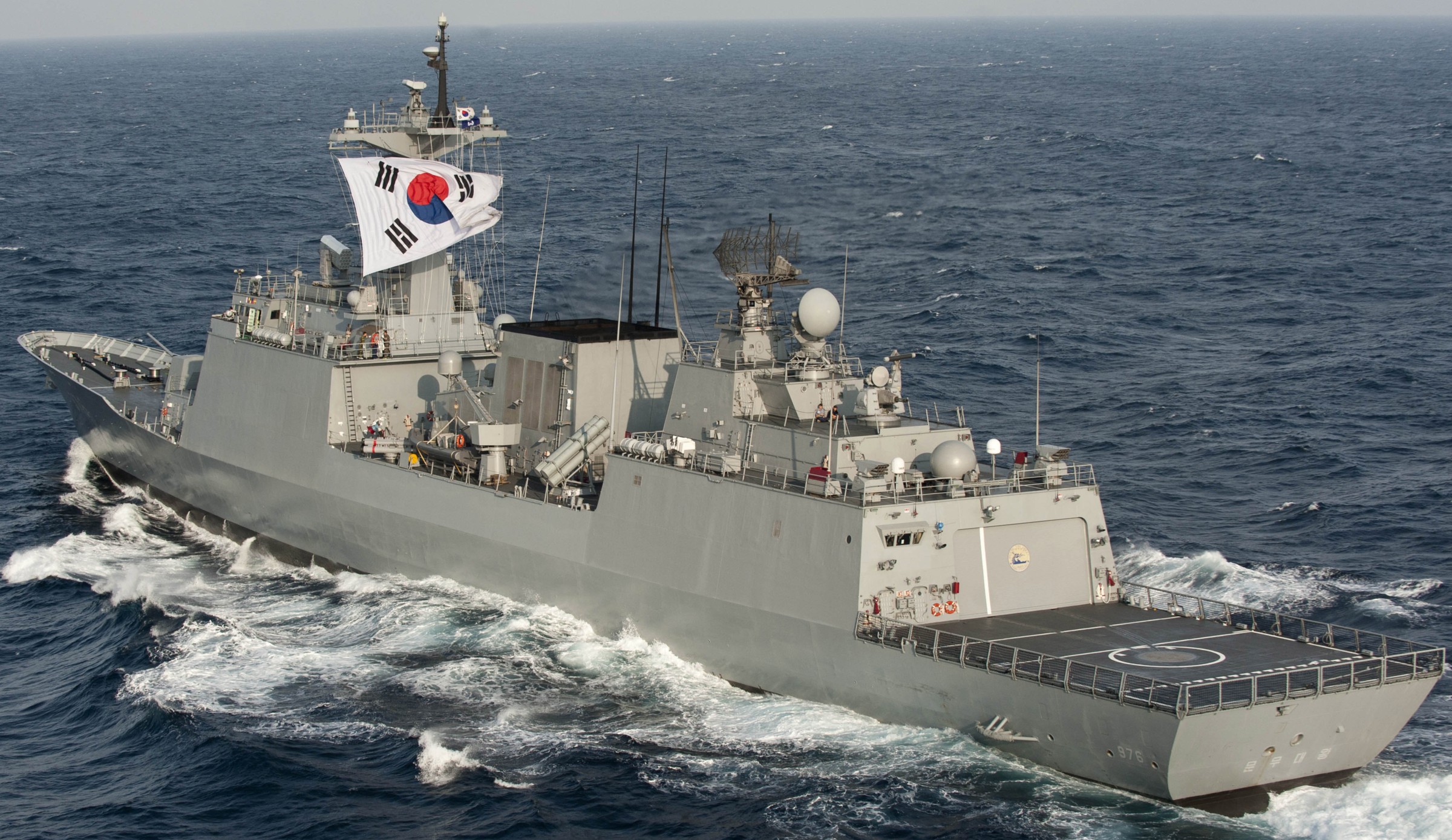 ddh-976 roks munmu the great chungmugong yi sun-sin class destroyer korean navy rokn 09c