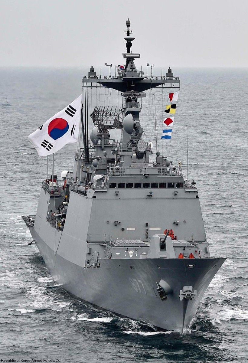 ddh-977 roks dae jo-yeong helicopter destroyer ddh kdx-ii korean navy rokn standard sm-2mr sam harpoon ssm 05