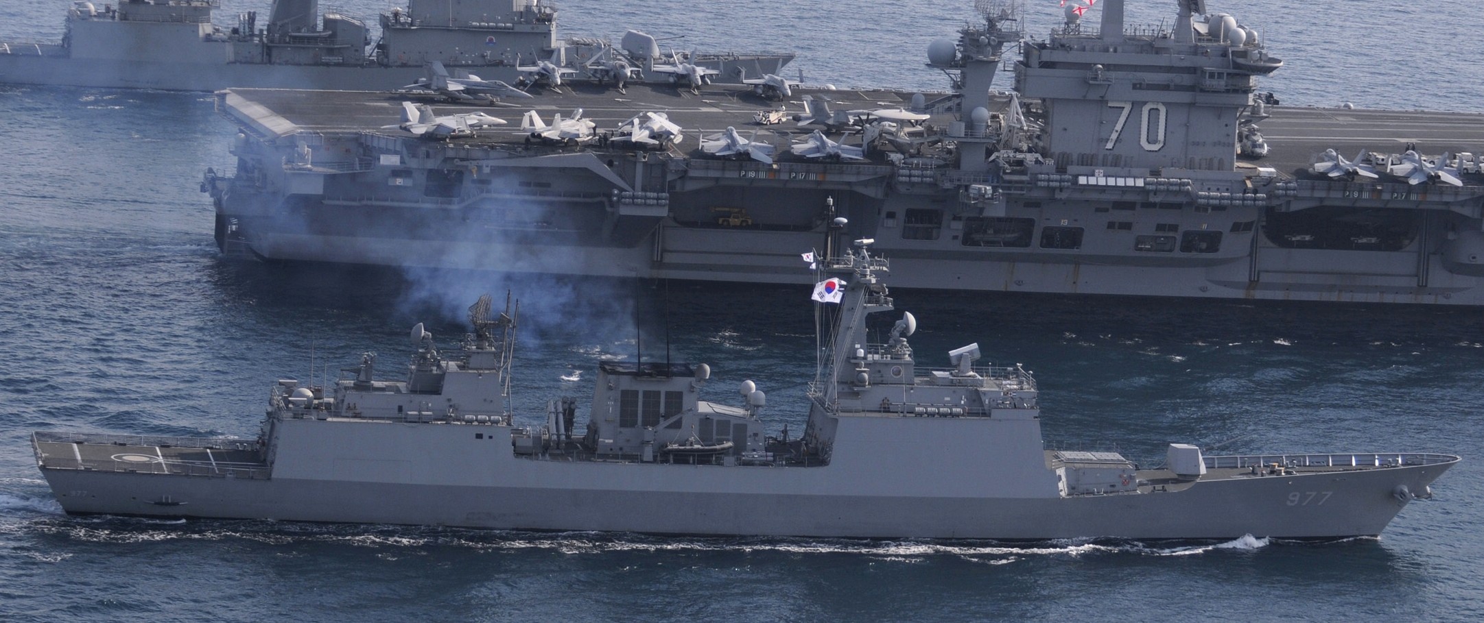 ddh-977 roks dae jo-yeong helicopter destroyer ddh kdx-ii korean navy rokn standard sm-2mr sam harpoon ssm 14