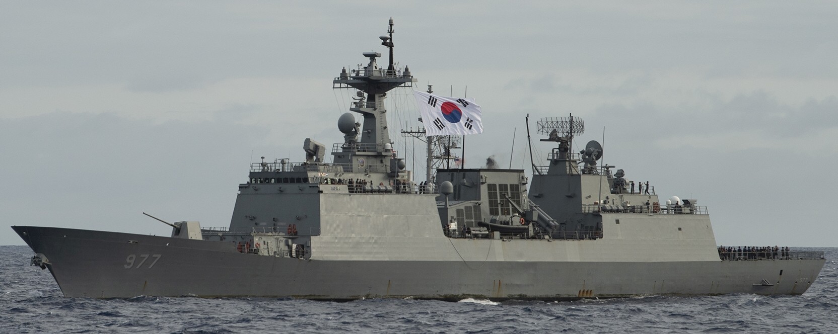 ddh-977 roks dae jo-yeong helicopter destroyer ddh kdx-ii korean navy rokn standard sm-2mr sam harpoon ssm 15