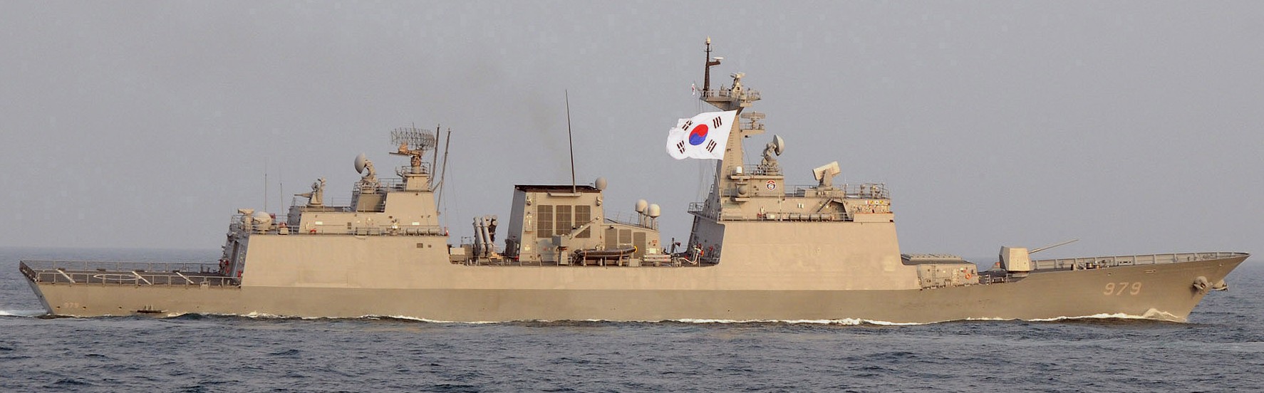 ddh-979 roks gang gam-chan helicopter destroyer ddh kdx-ii korean navy rokn standard sm-2mr sam harpoon ssm 08