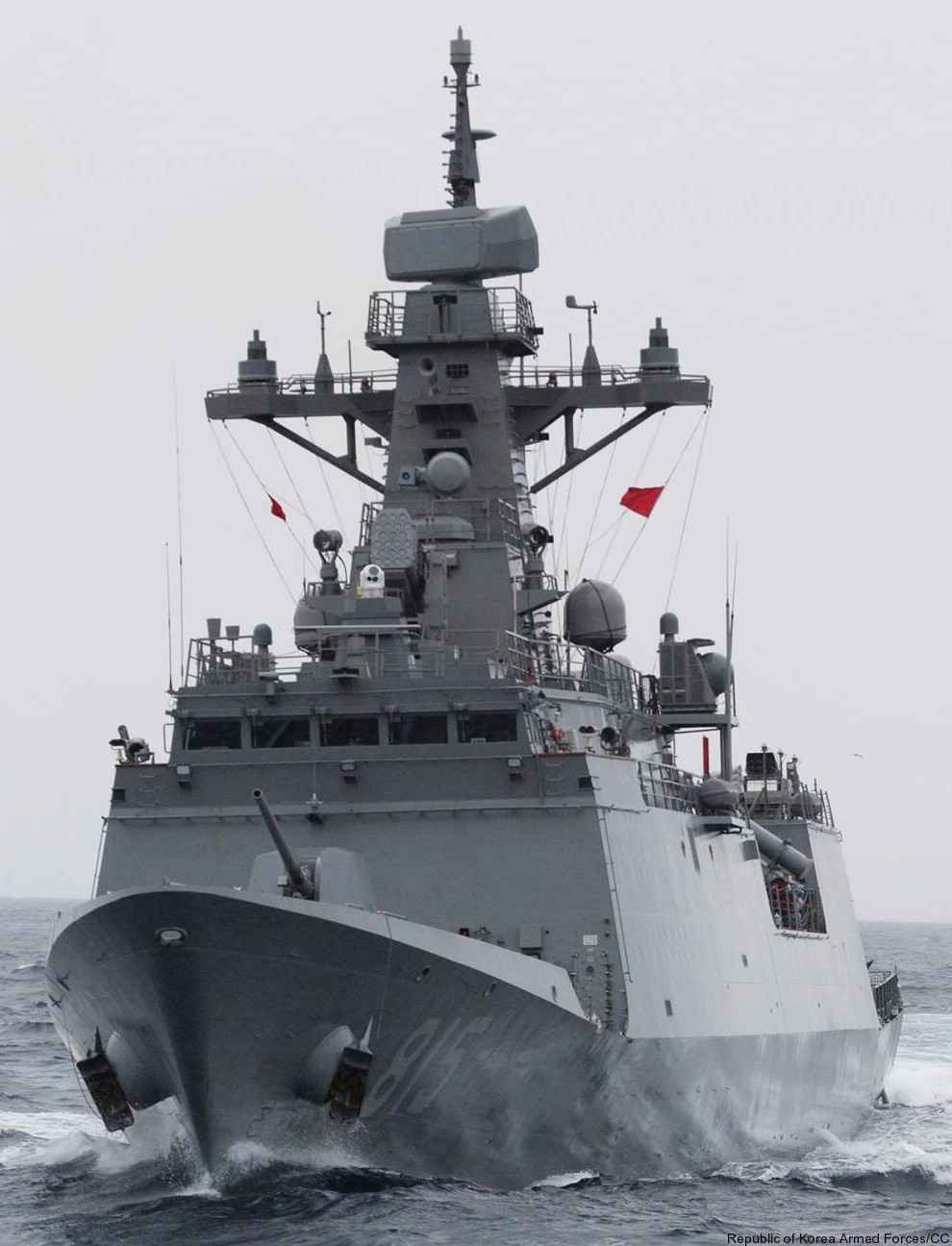 ffg-815 roks gangwon incheon class guided missile frigate ffg korean navy rokn ssm-700k tlam land attack gun ciws helicopter 05
