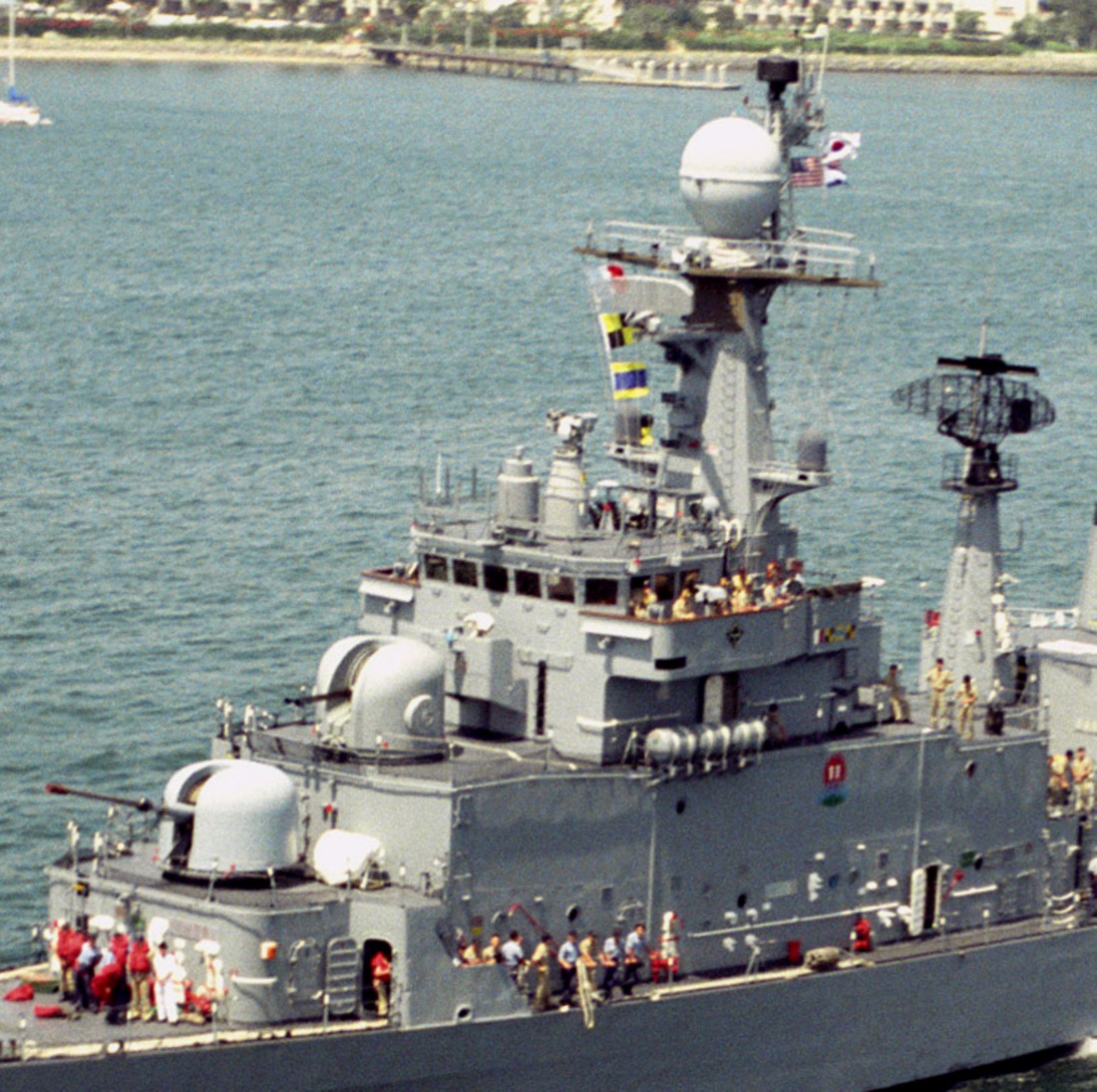 ff-956 roks gyeongbuk ulsan class frigate republic of korea navy rokn 05a oto-melara 76/62 gun 40l70 dardo ciws