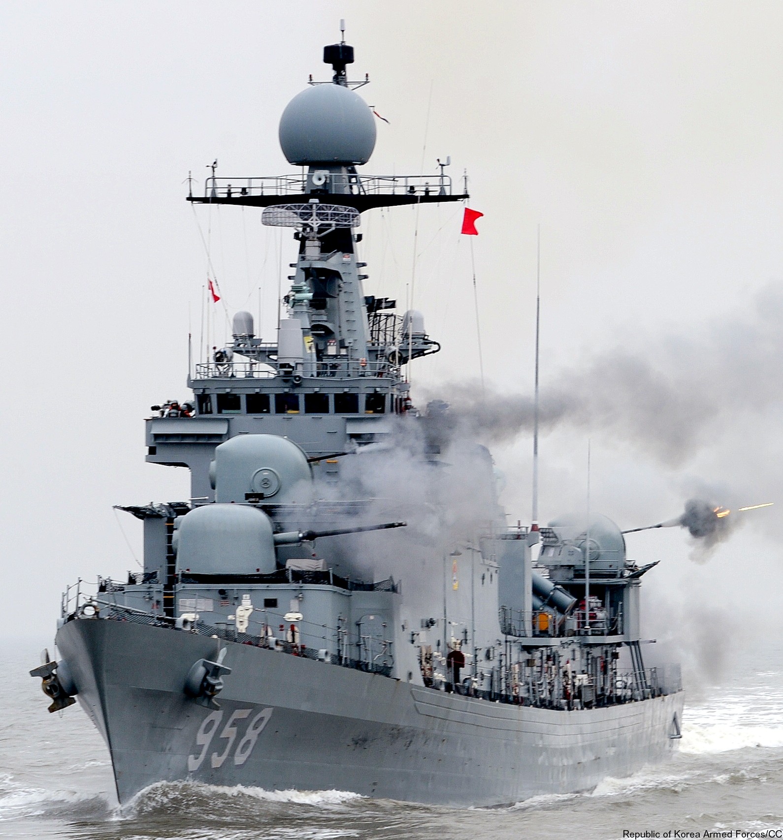 ff-958 roks jeju ulsan class frigate republic of korea navy rokn 02 gun fire exercise
